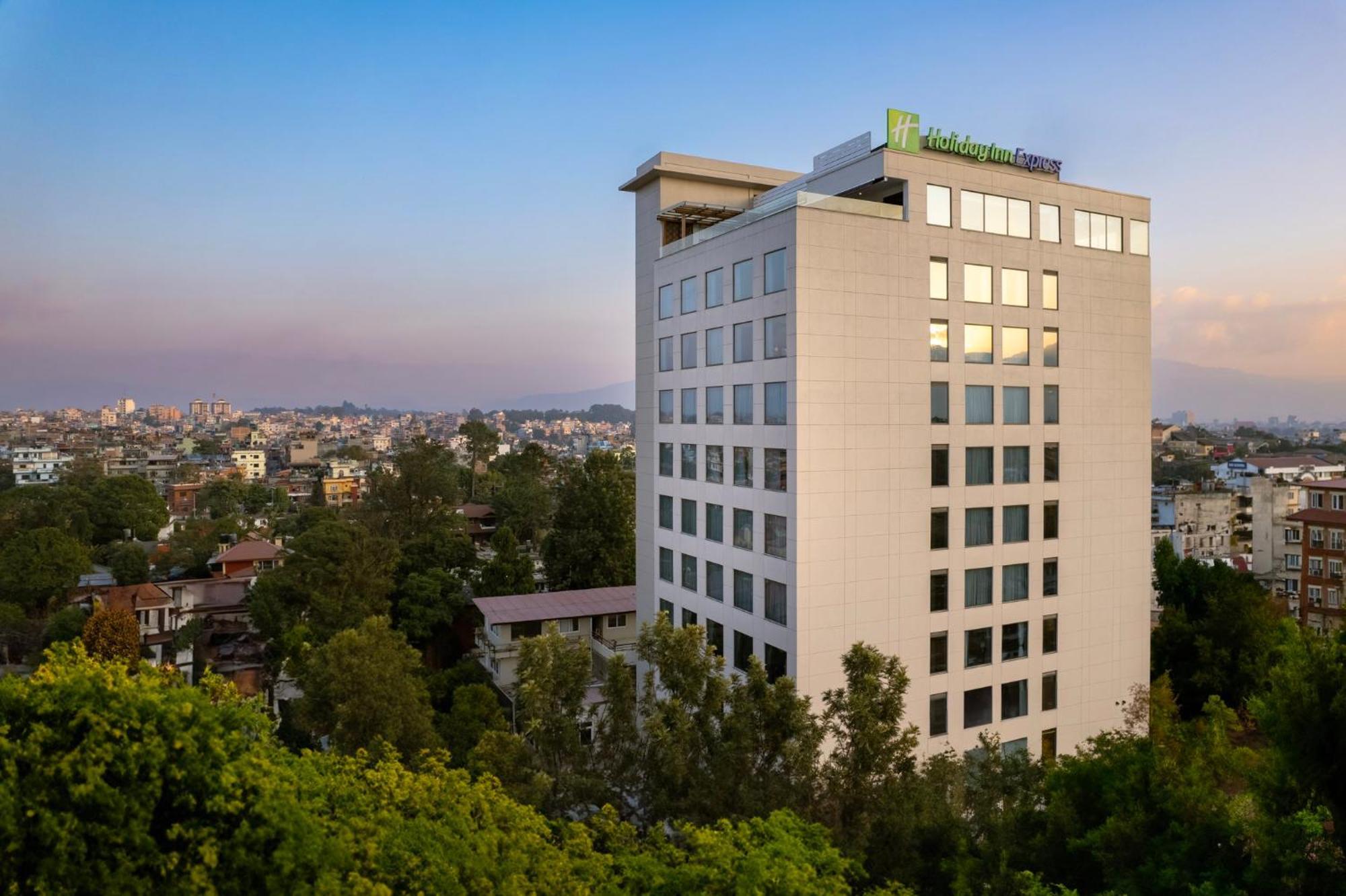Hotel Express Naxal By Ihg