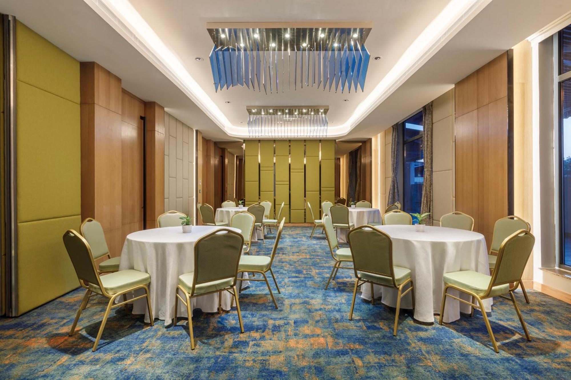 Hotel Express Naxal By Ihg 3*