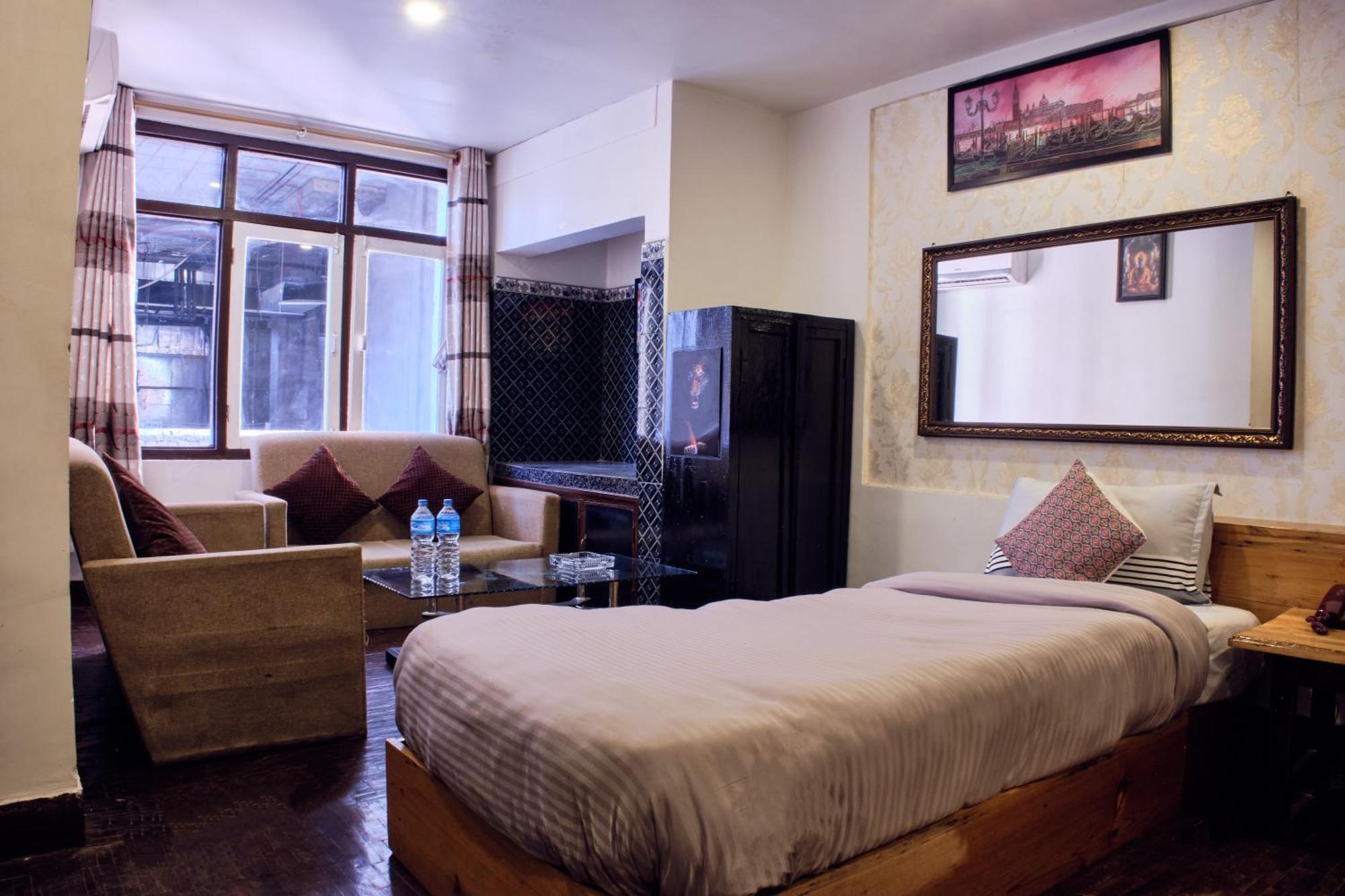 Shree Tara Hotel