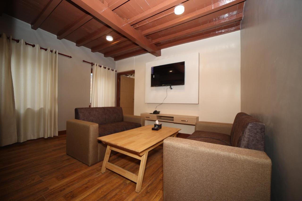 Hotel Redstone Regency