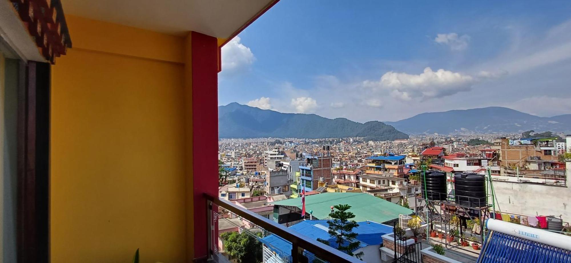 Yakroo Manang * Kathmandu