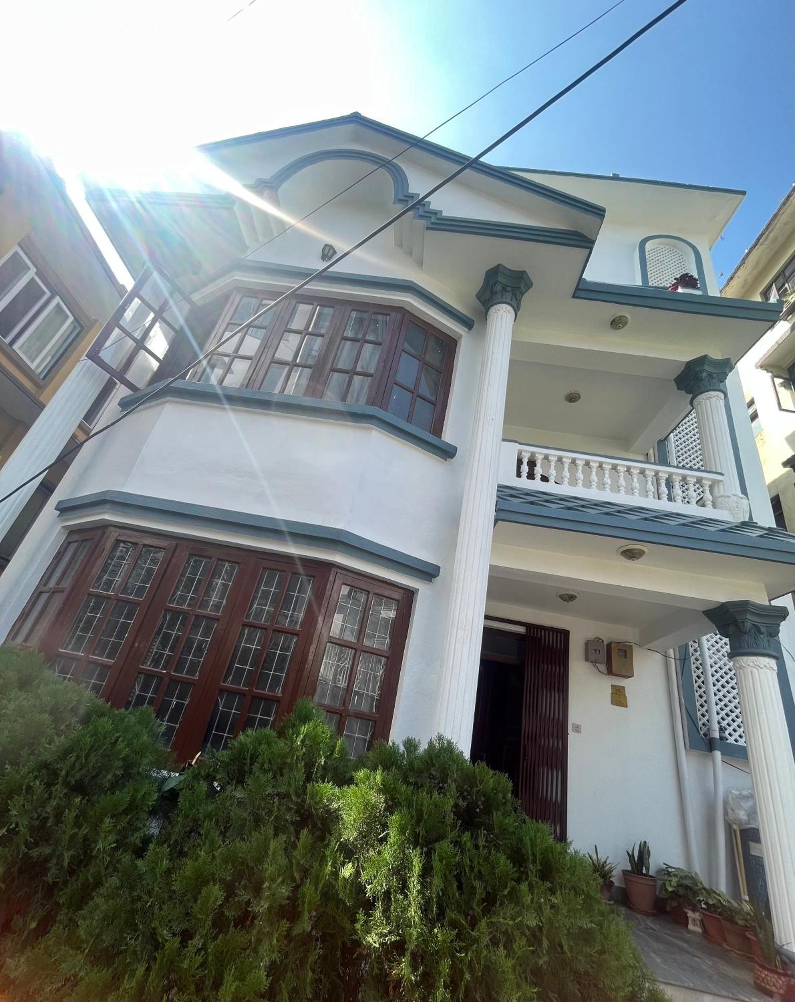 Drakon Nest * Kathmandu