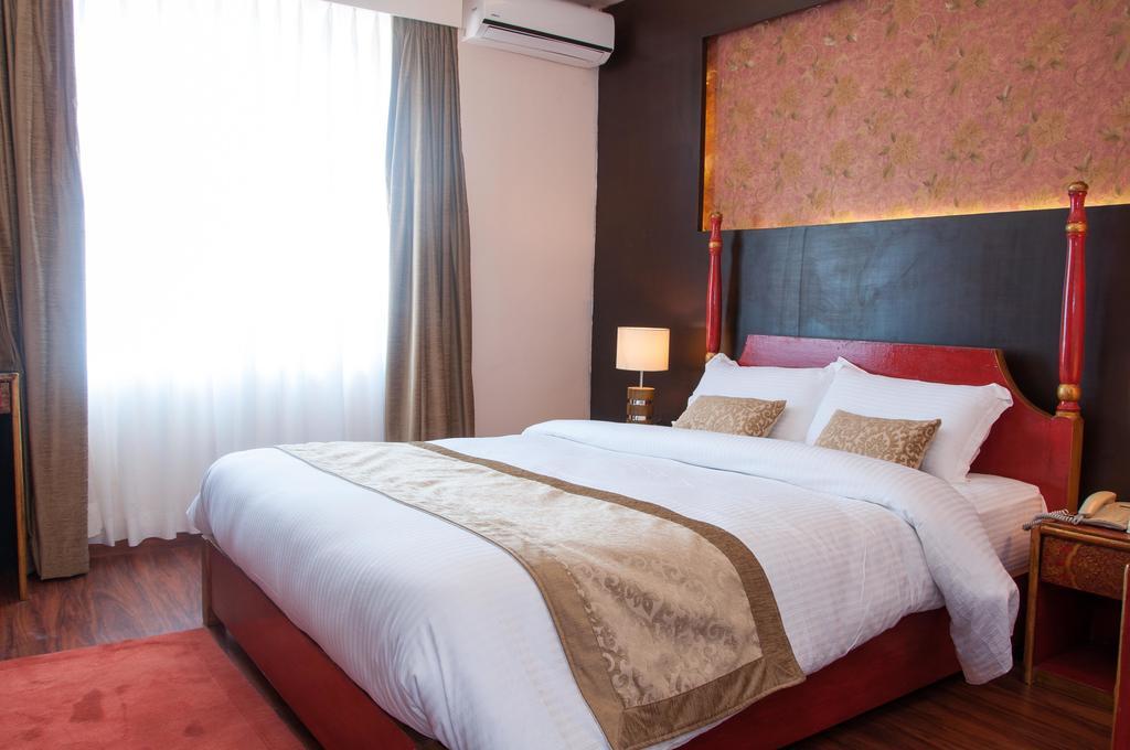 Mandala Boutique 3*