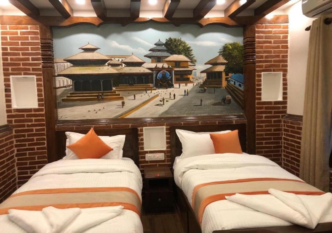 Airport Himalaya Boutique