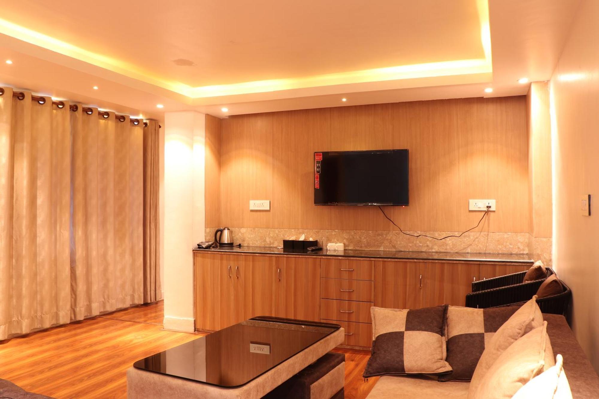 Hotel Elegant 3*