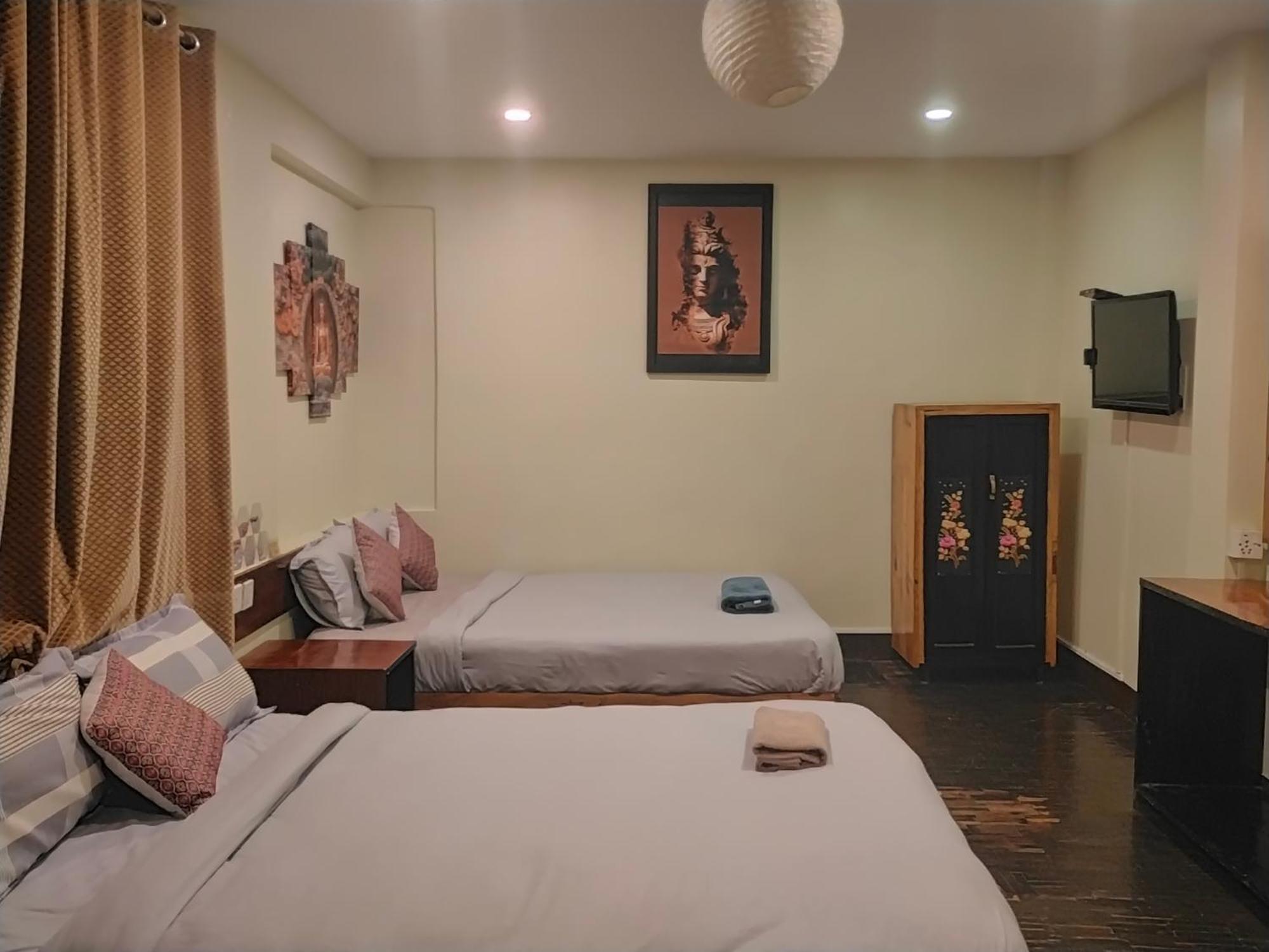 Shree Tara Hotel