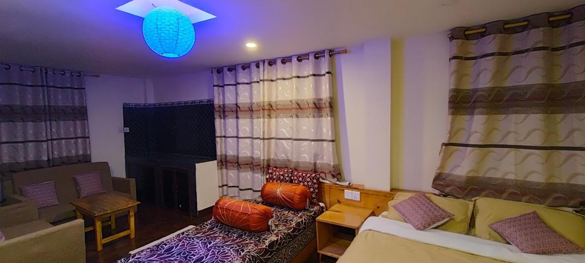 Shree Tara Hotel