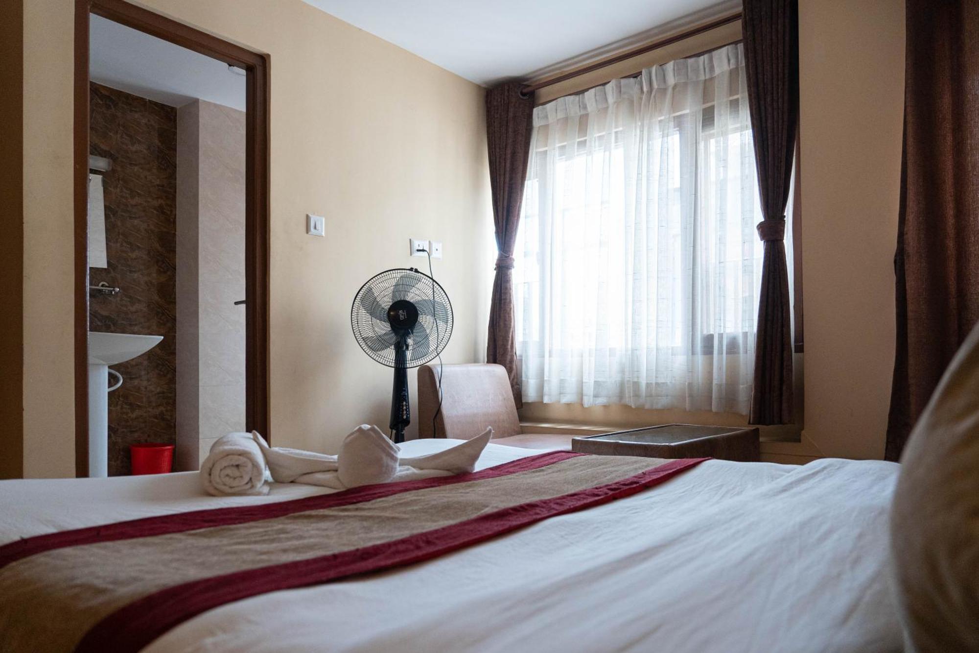 Holiday Hostel *