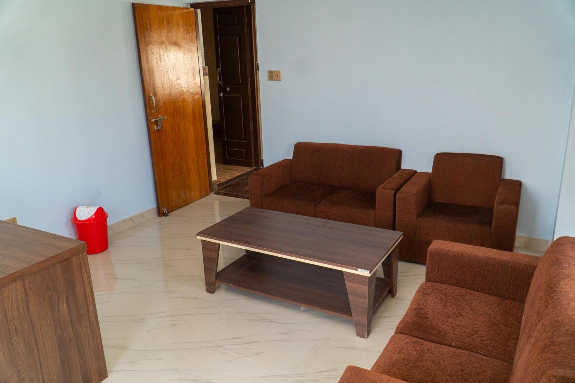 The White House 8 Bedroom With Swimming Pool Vila