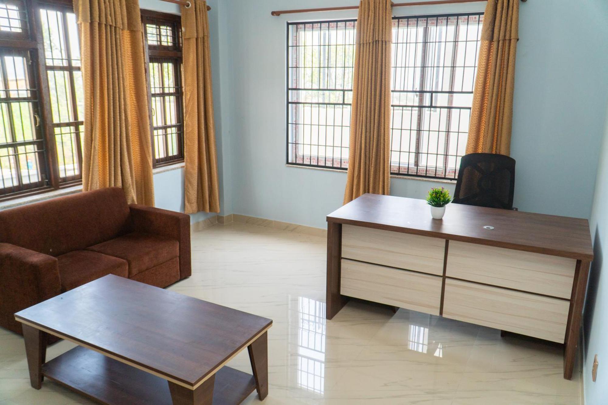 The White House 8 Bedroom With Swimming Pool * Kathmandu