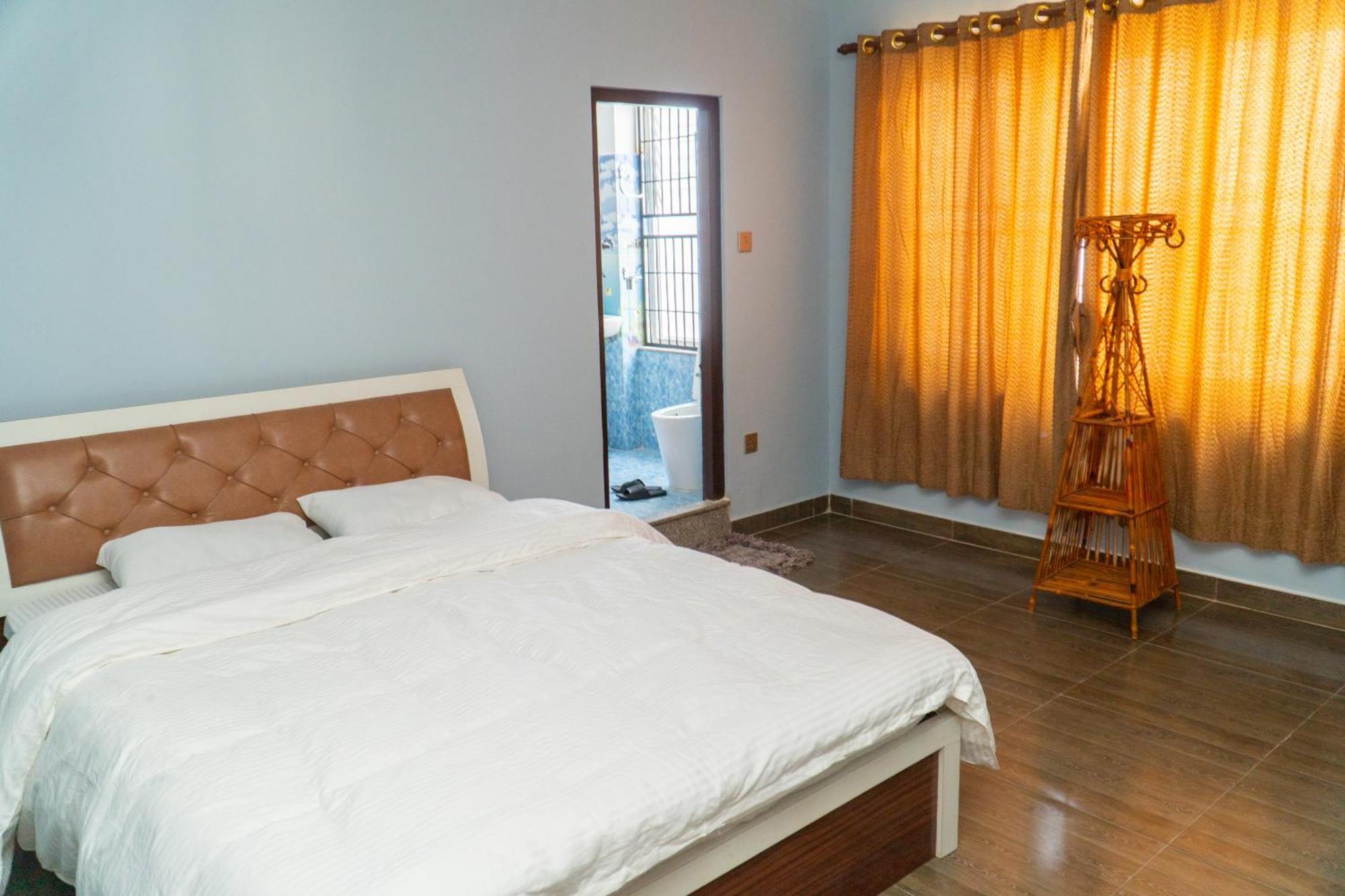 The White House 8 Bedroom With Swimming Pool Vila