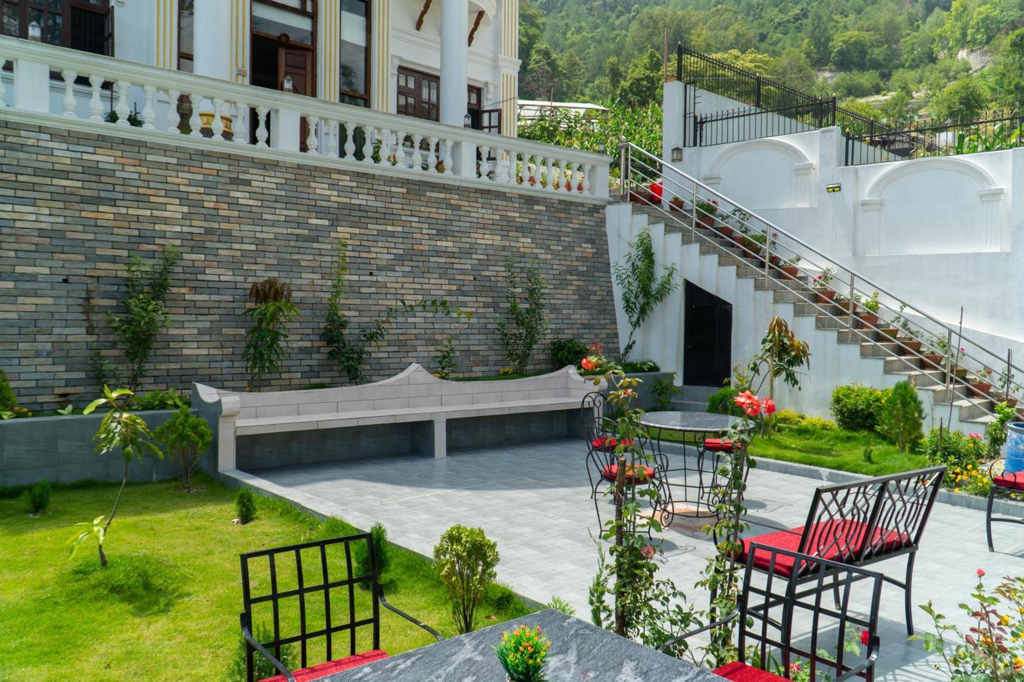 The White House 8 Bedroom With Swimming Pool * Kathmandu