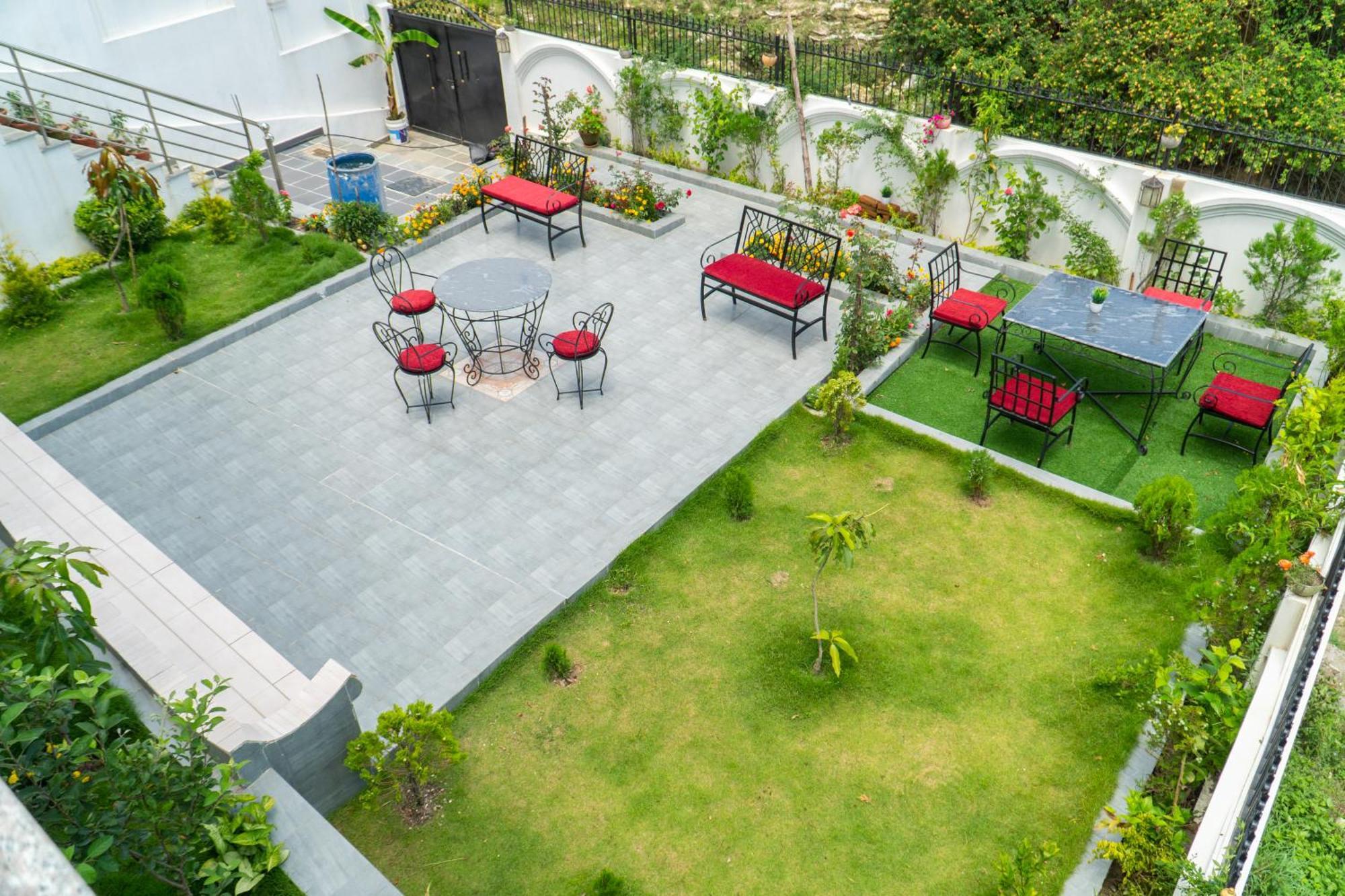 The White House 8 Bedroom With Swimming Pool Kathmandu