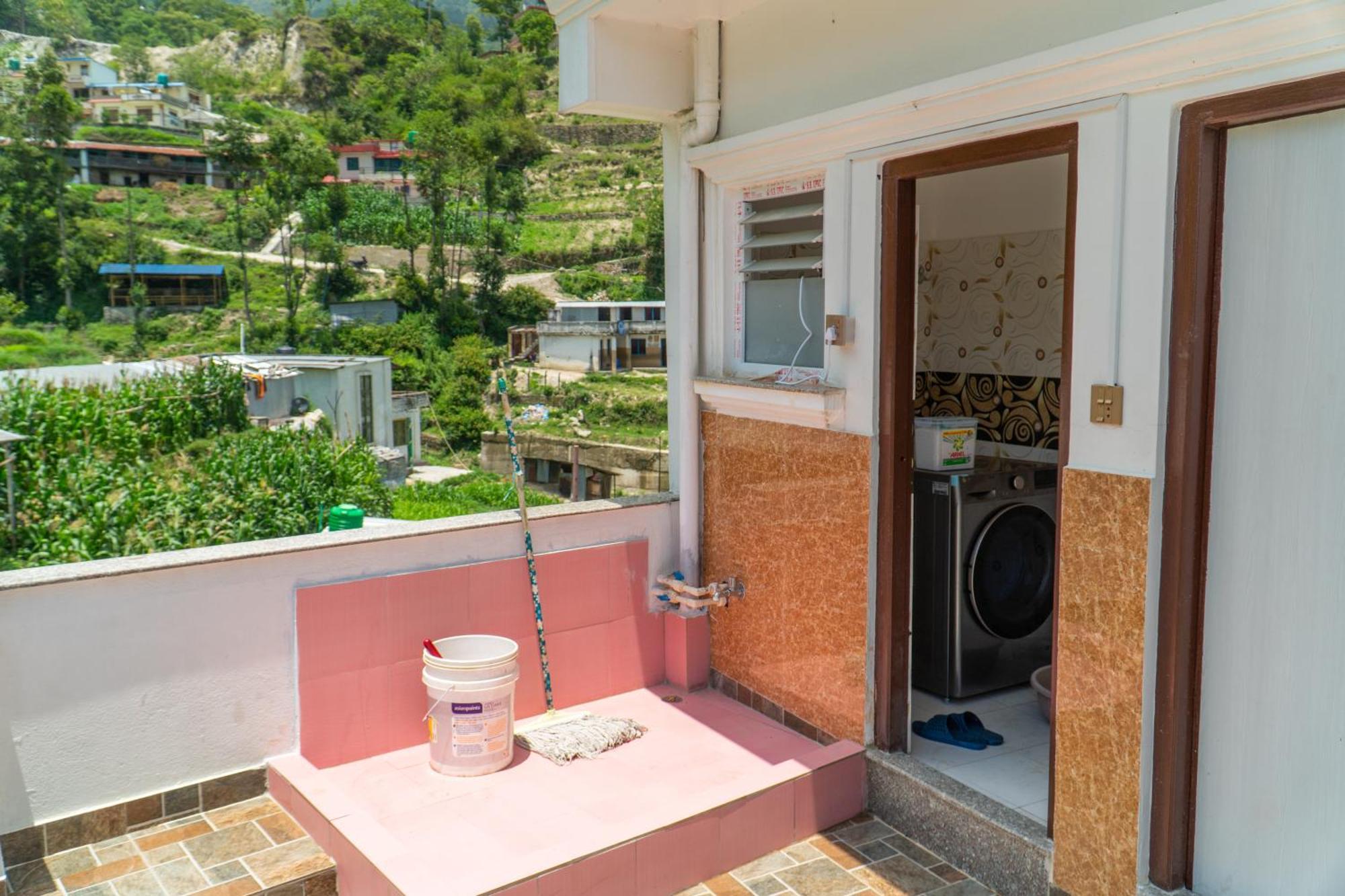 Vila The White House 8 Bedroom With Swimming Pool Kathmandu