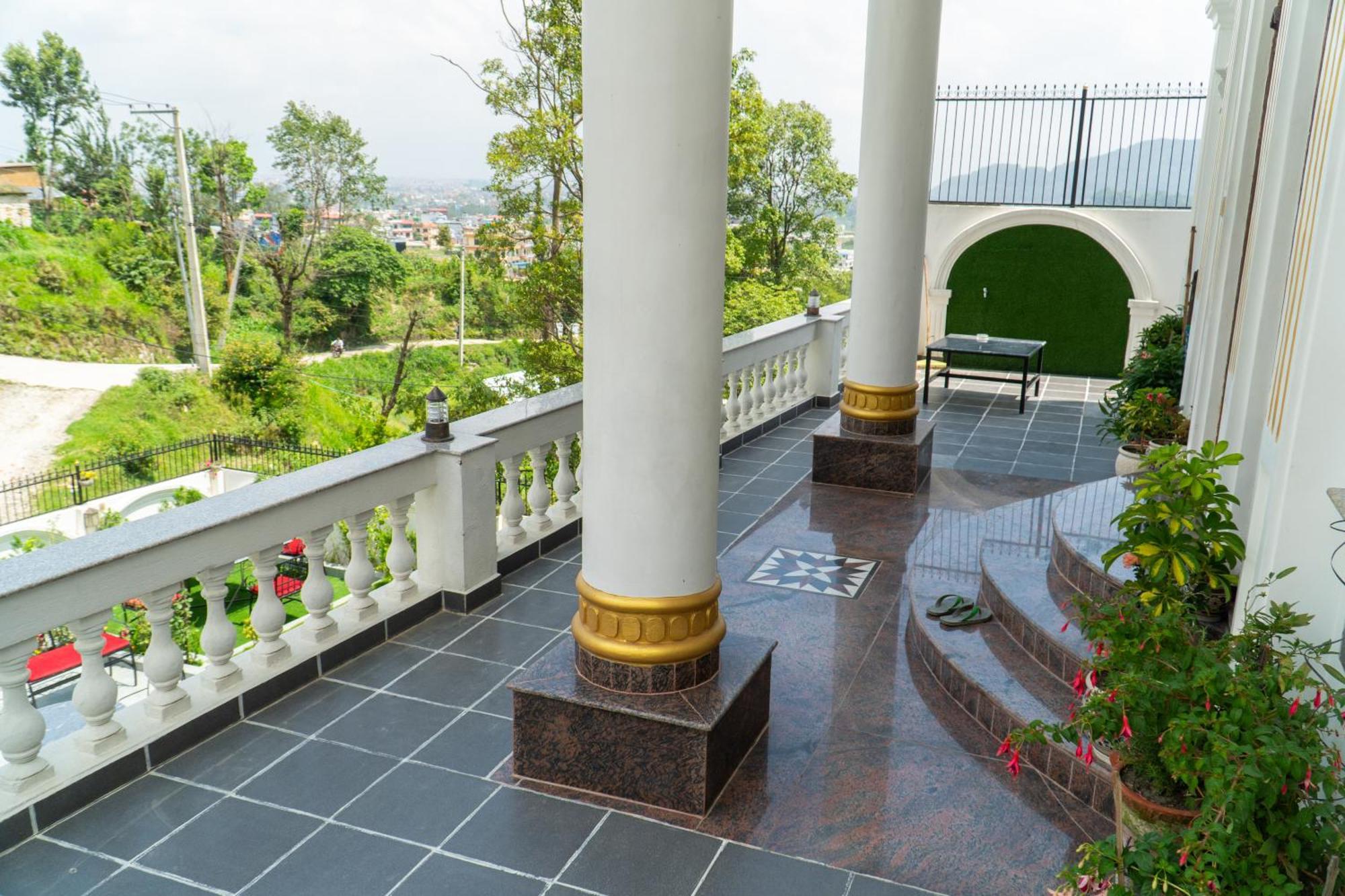 The White House 8 Bedroom With Swimming Pool Vila *