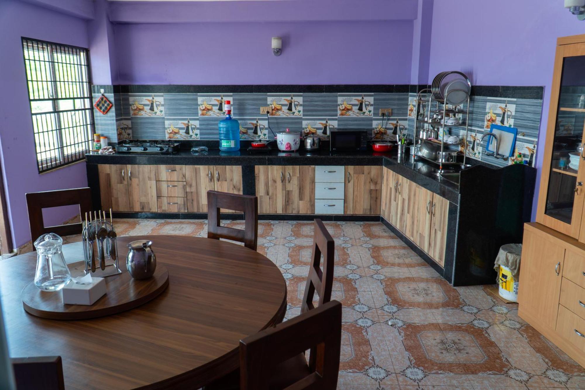 Vila The White House 8 Bedroom With Swimming Pool Kathmandu