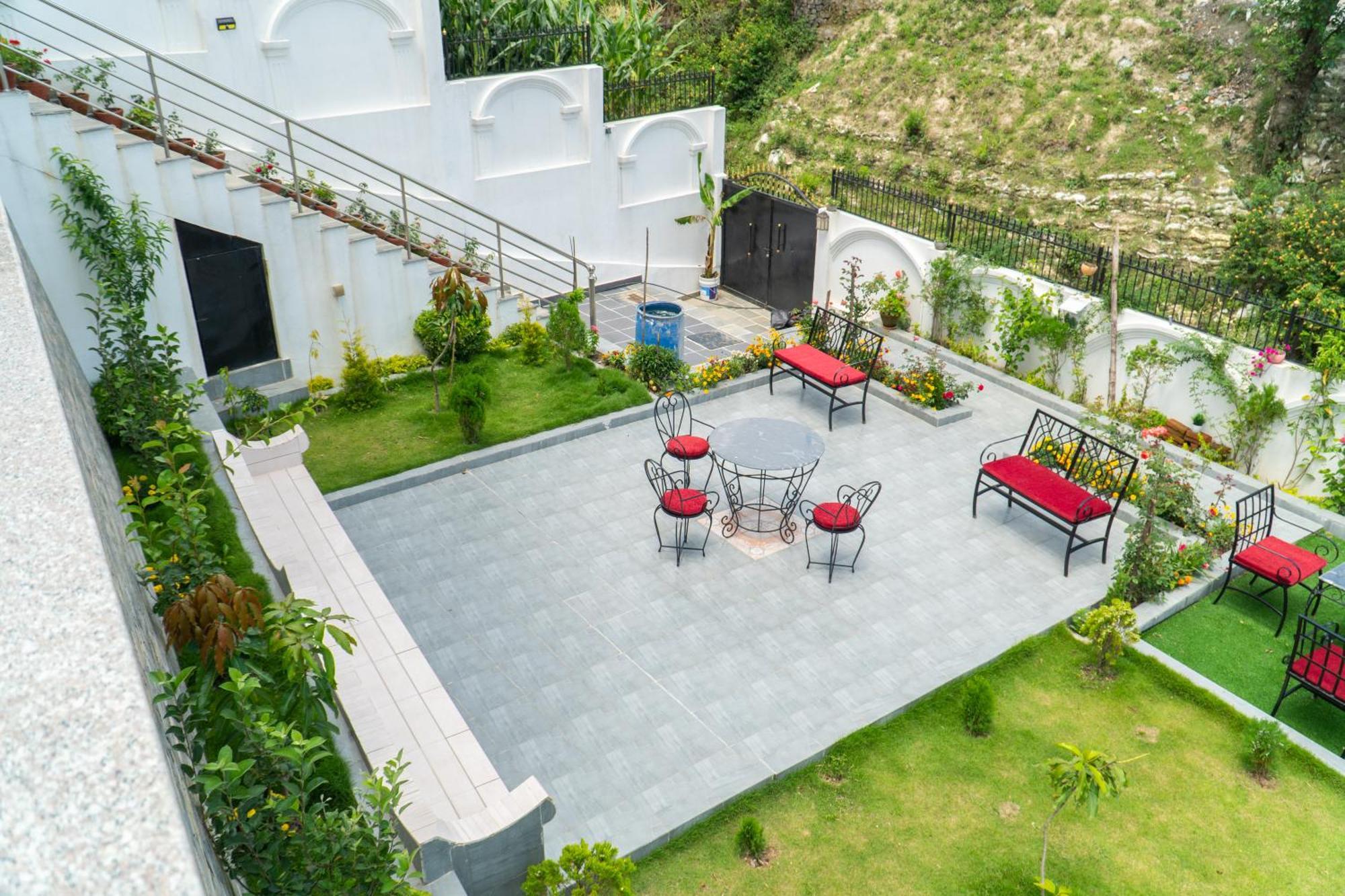 The White House 8 Bedroom With Swimming Pool * Kathmandu