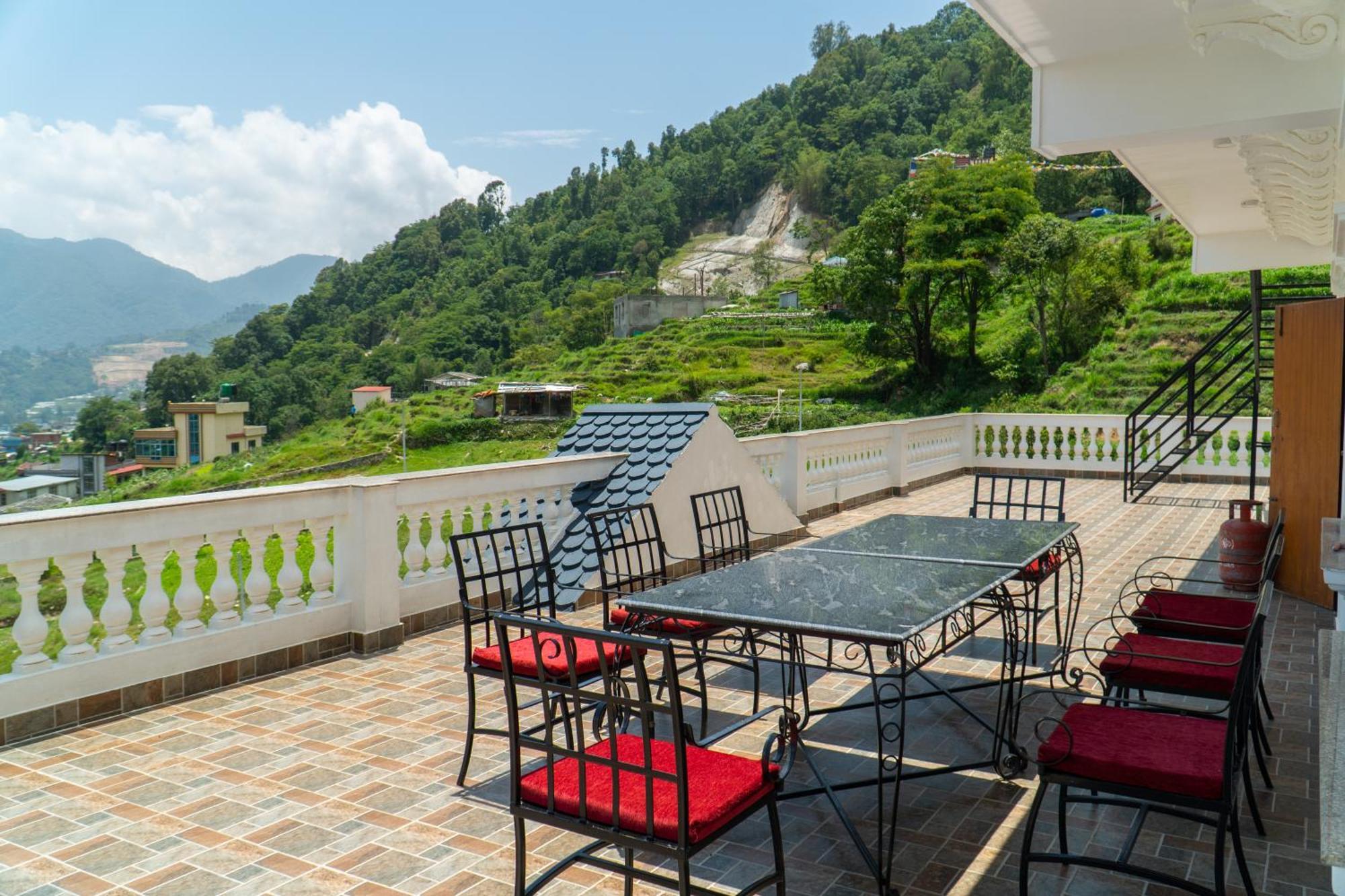 The White House 8 Bedroom With Swimming Pool Vila
