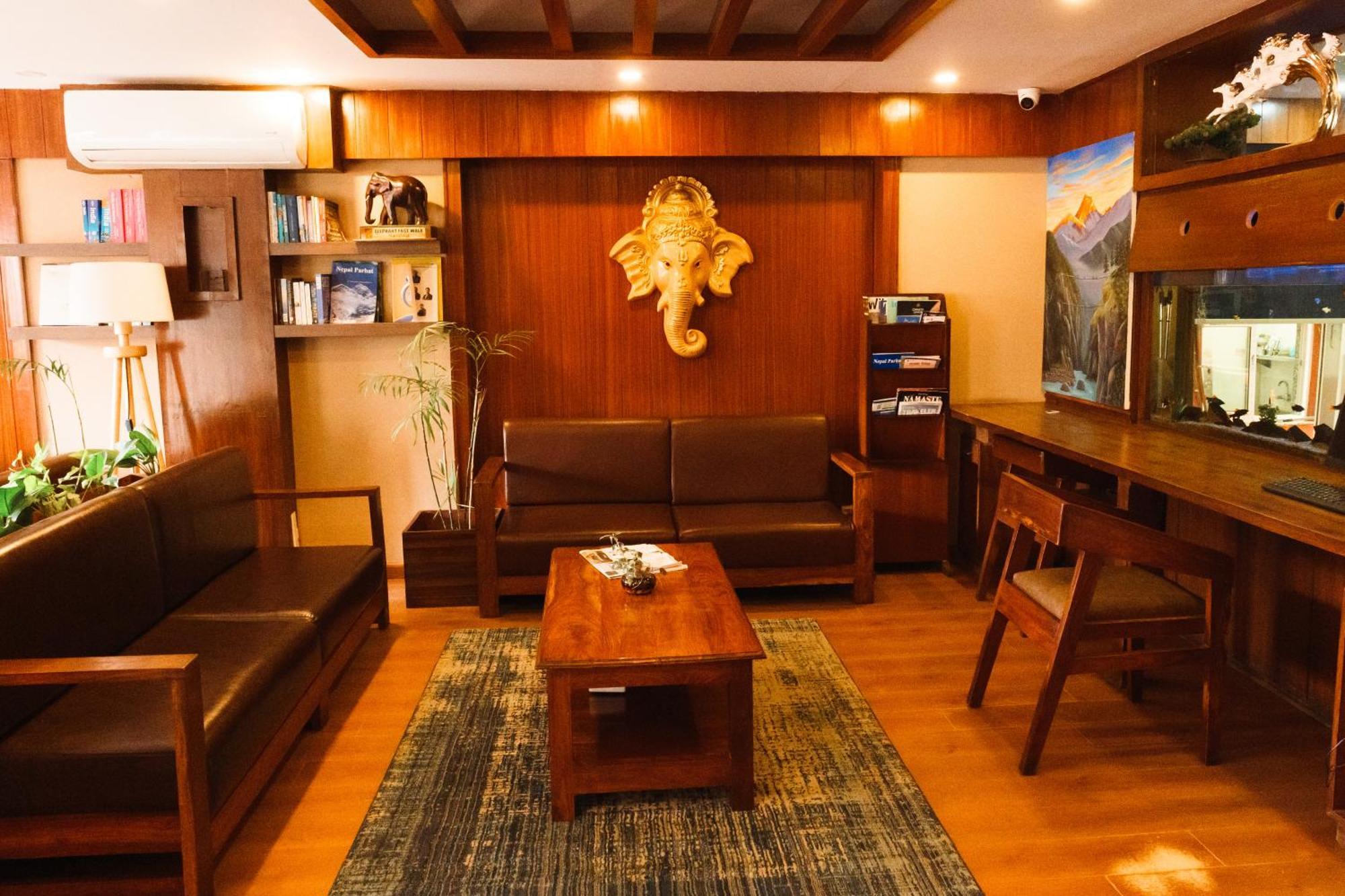 Himalayan 4*