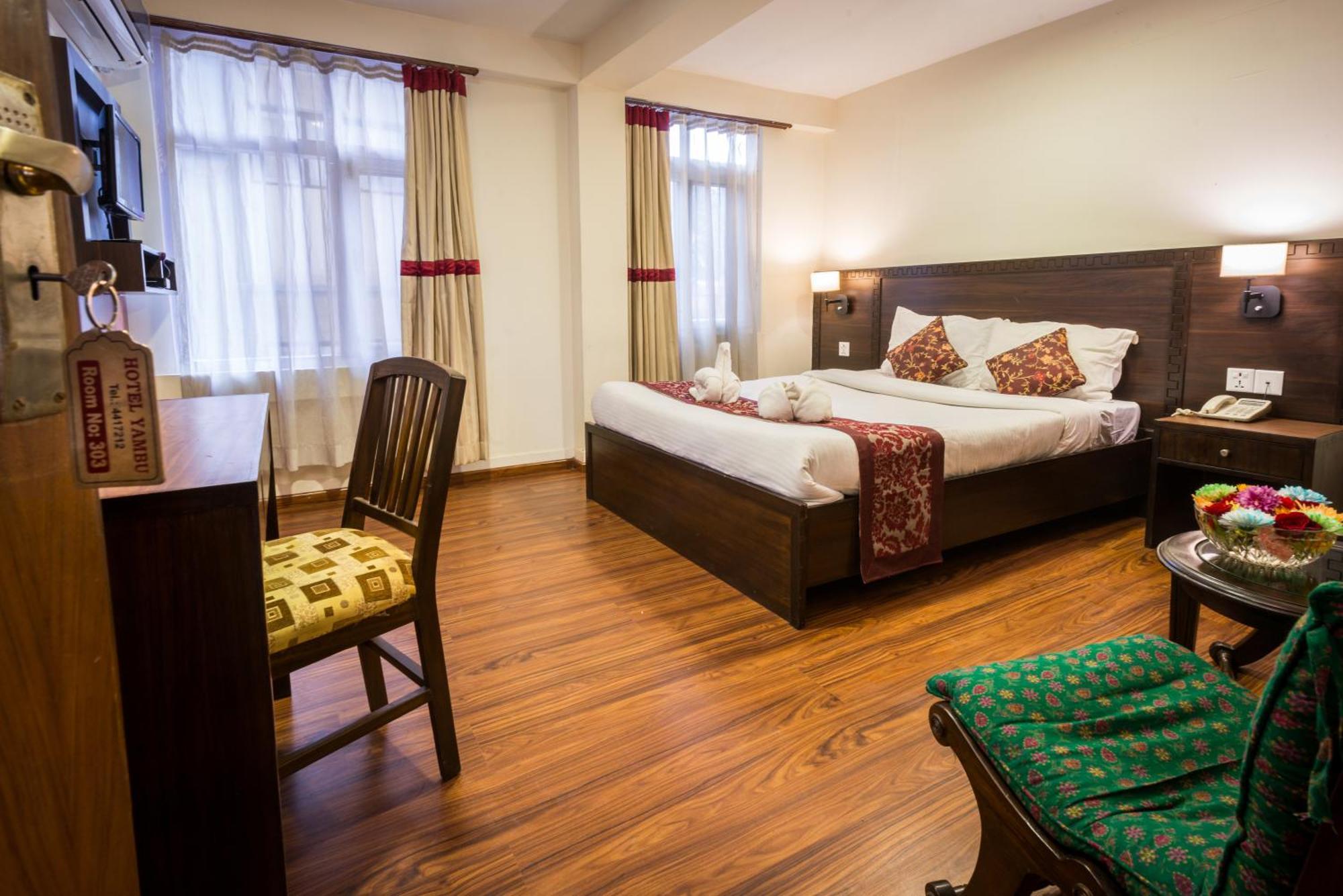 Hotel Yambu 3*
