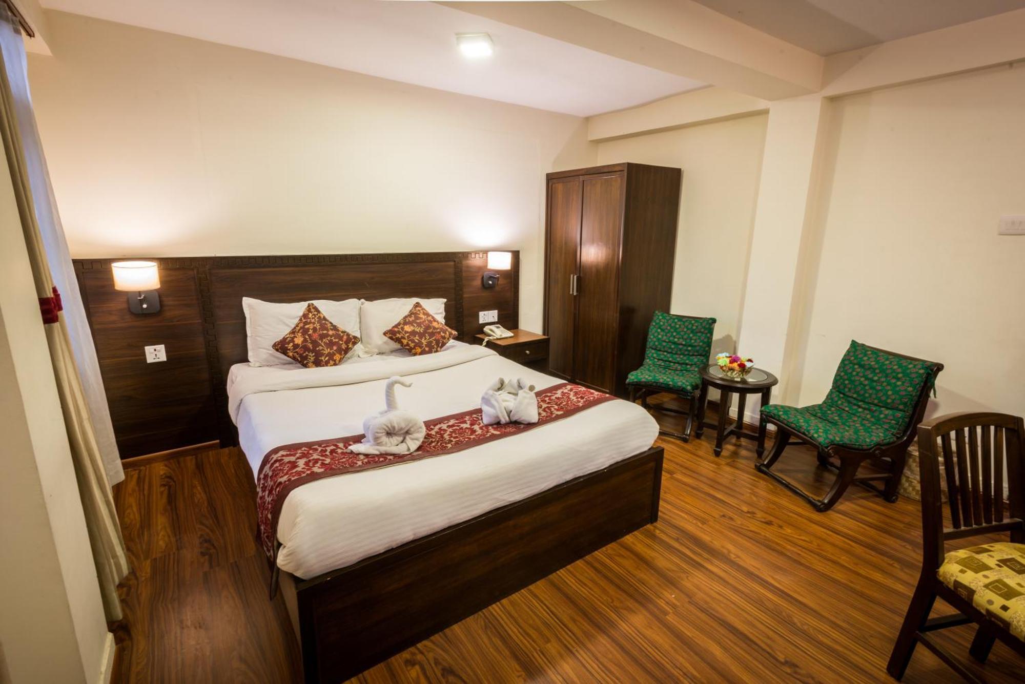 Hotel Yambu 3*