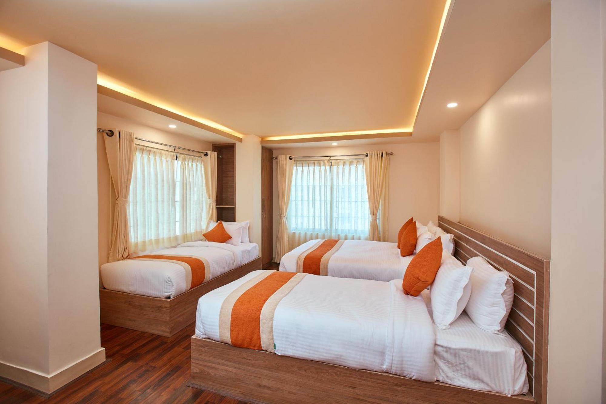 The Samrat Palace - Luxury In Hotel