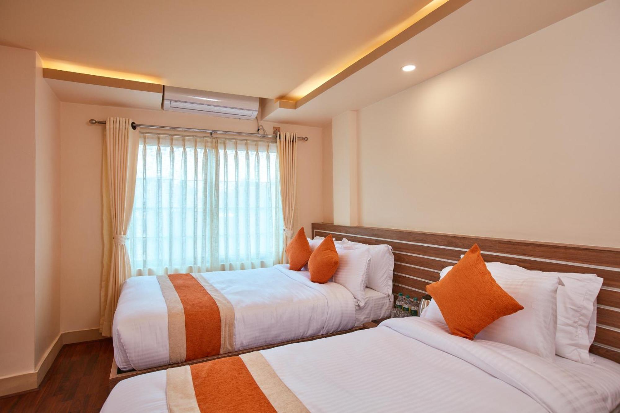The Samrat Palace - Luxury In Hotel