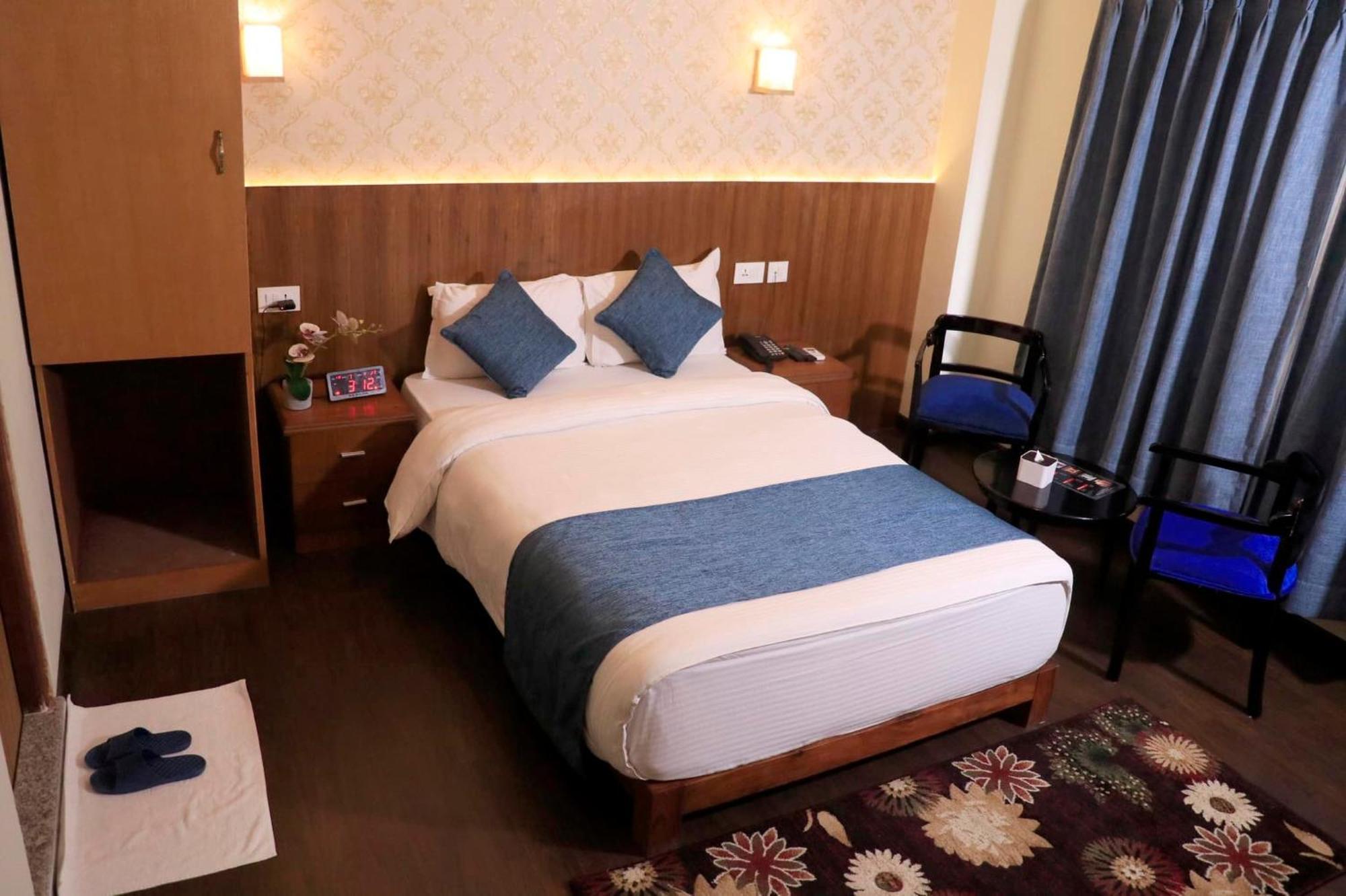 Satkar And Hotel 3*