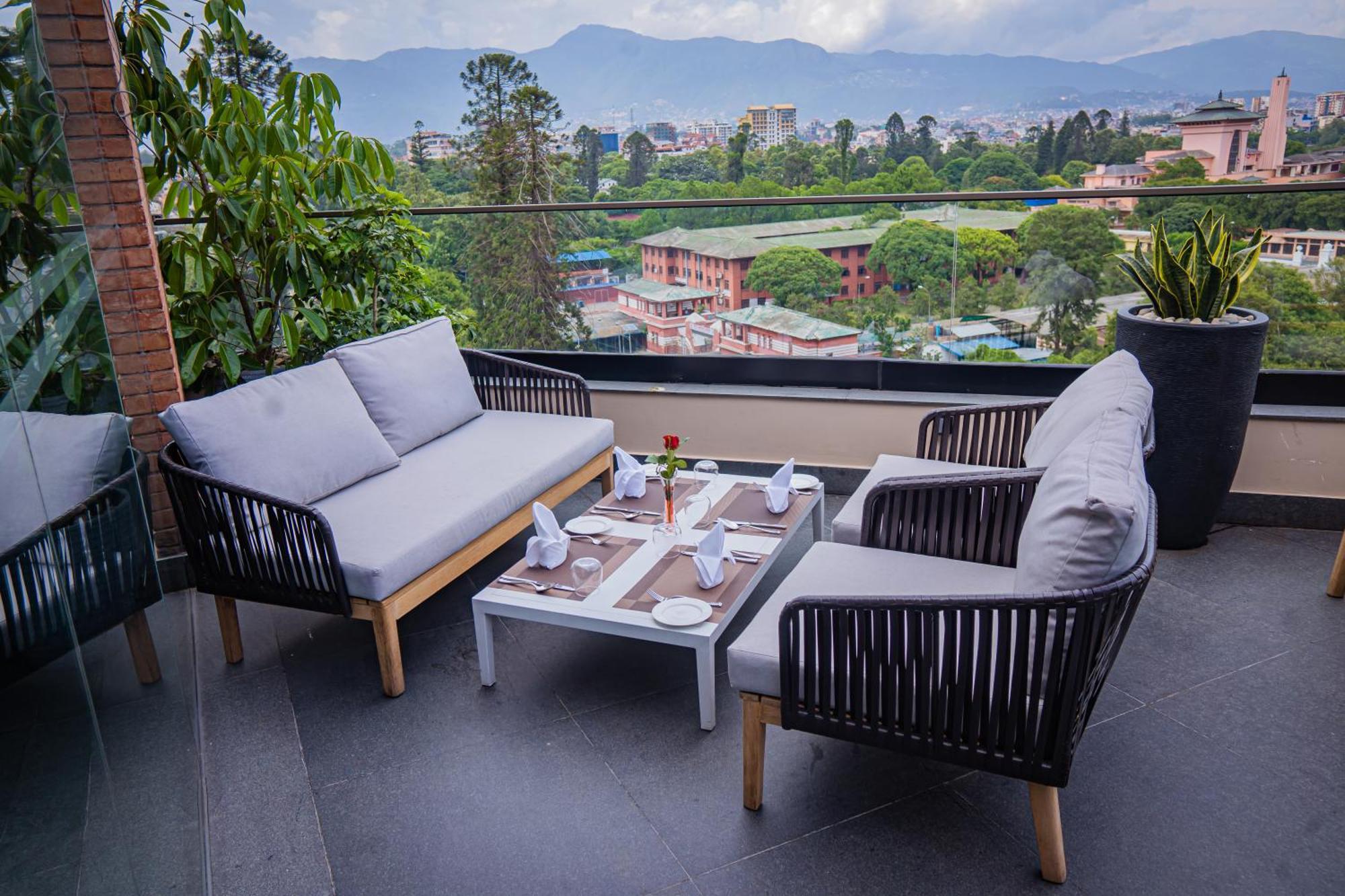 Barahi Hotel 5*
