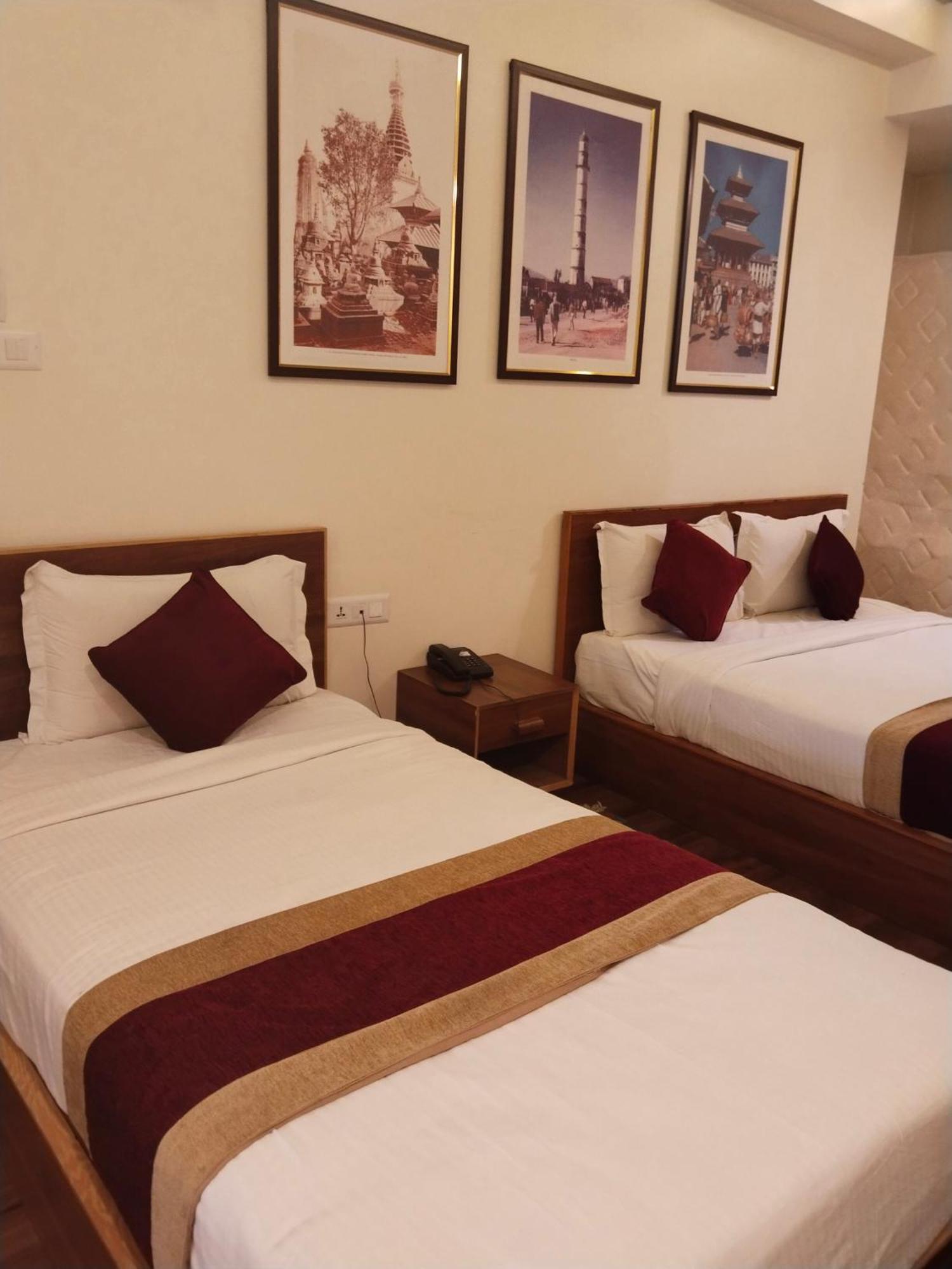 Rodeos Hotel *