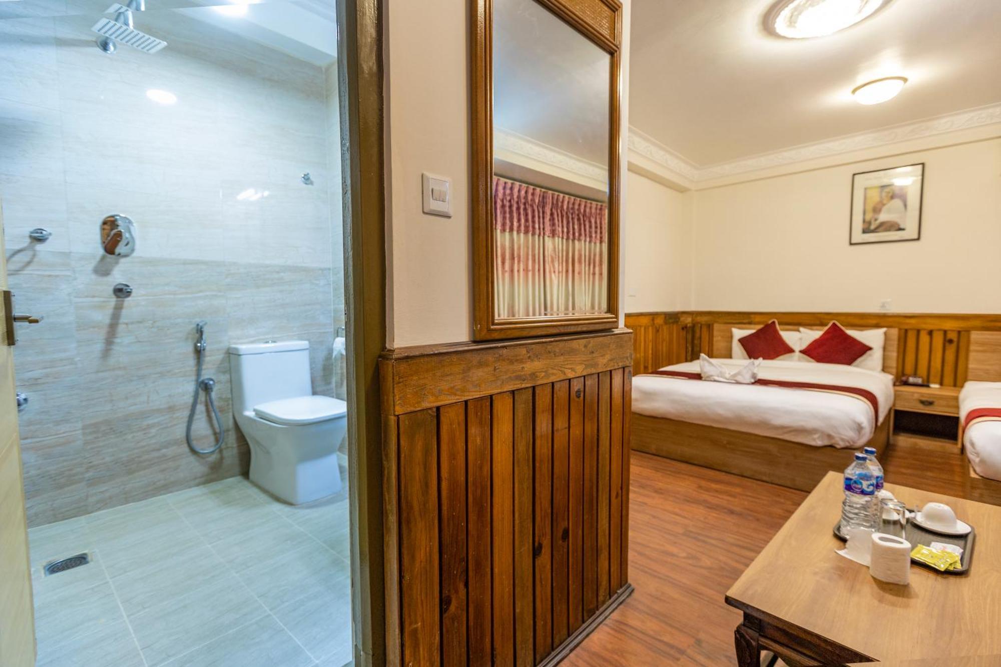 Hotel Sekai 2*