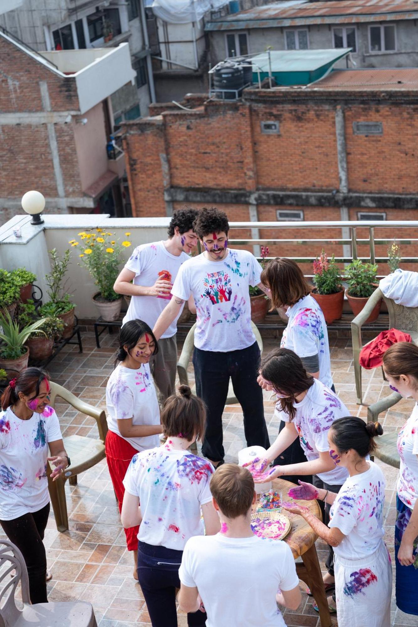 Shine Famille Francophone - Shine And Kathmandu