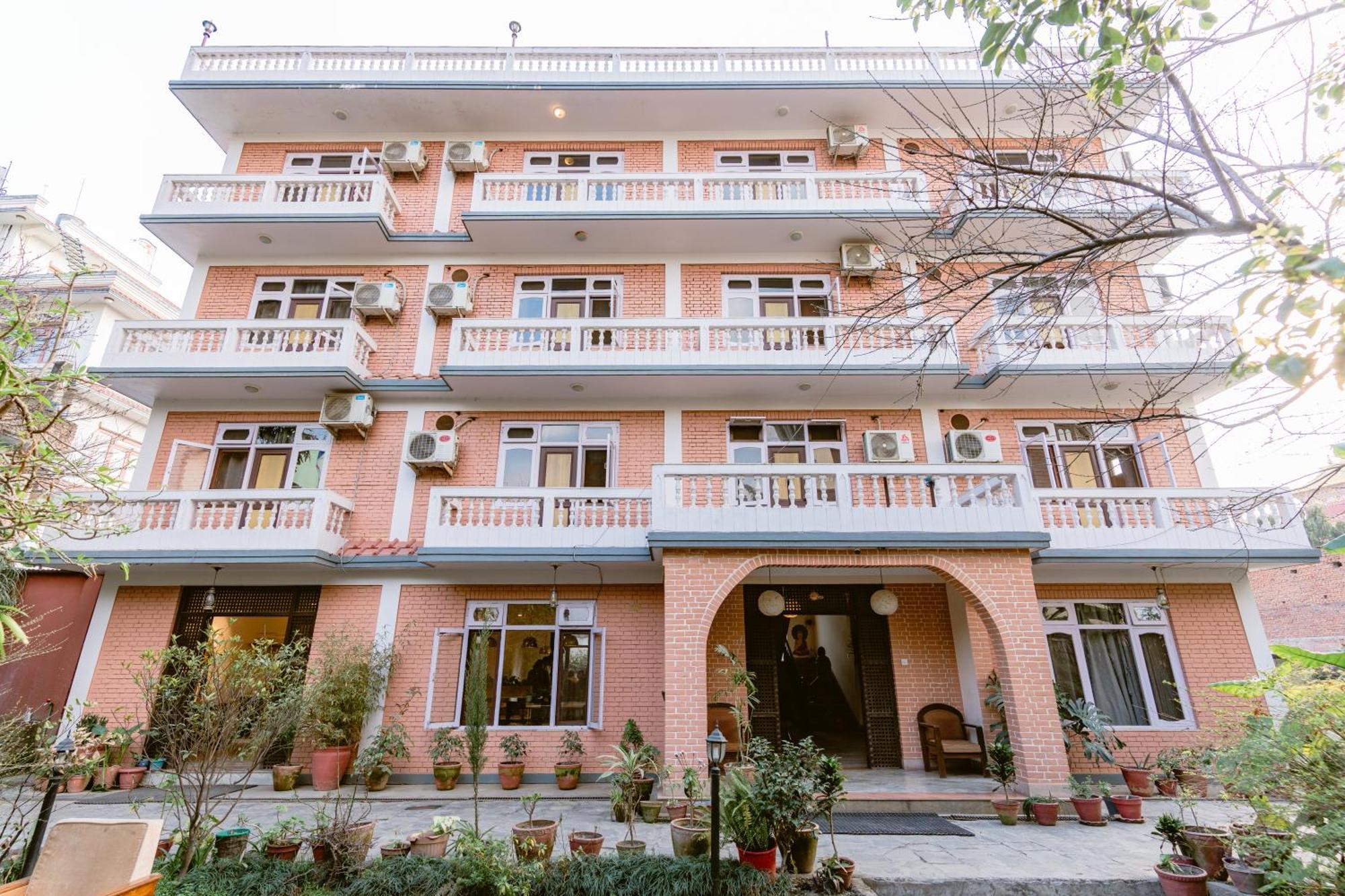 Cloud 9 Garden Hotel