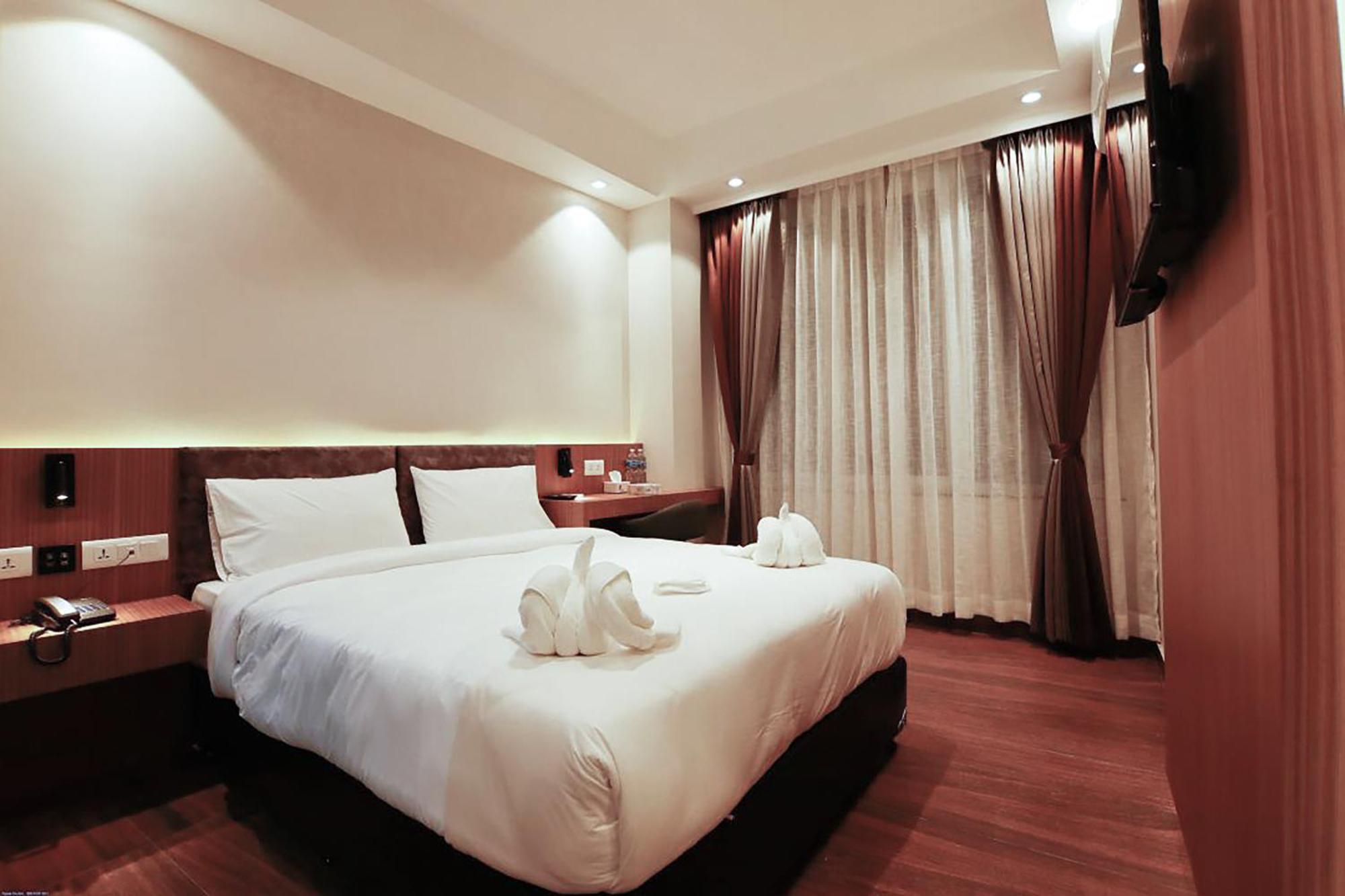 Lakhey Hotel 4*