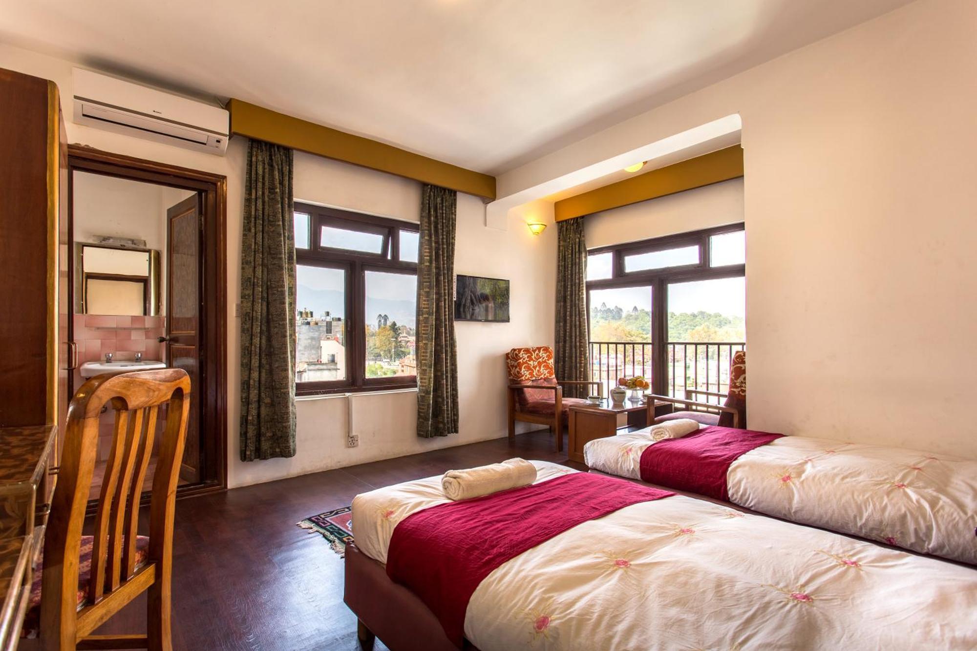 Khumbila Hotel 3*