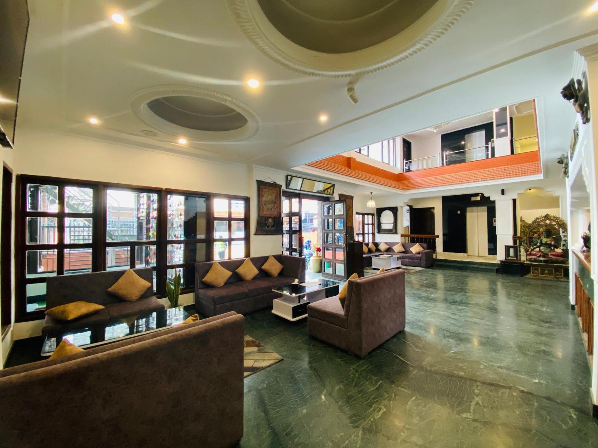 Business Hotel 4*