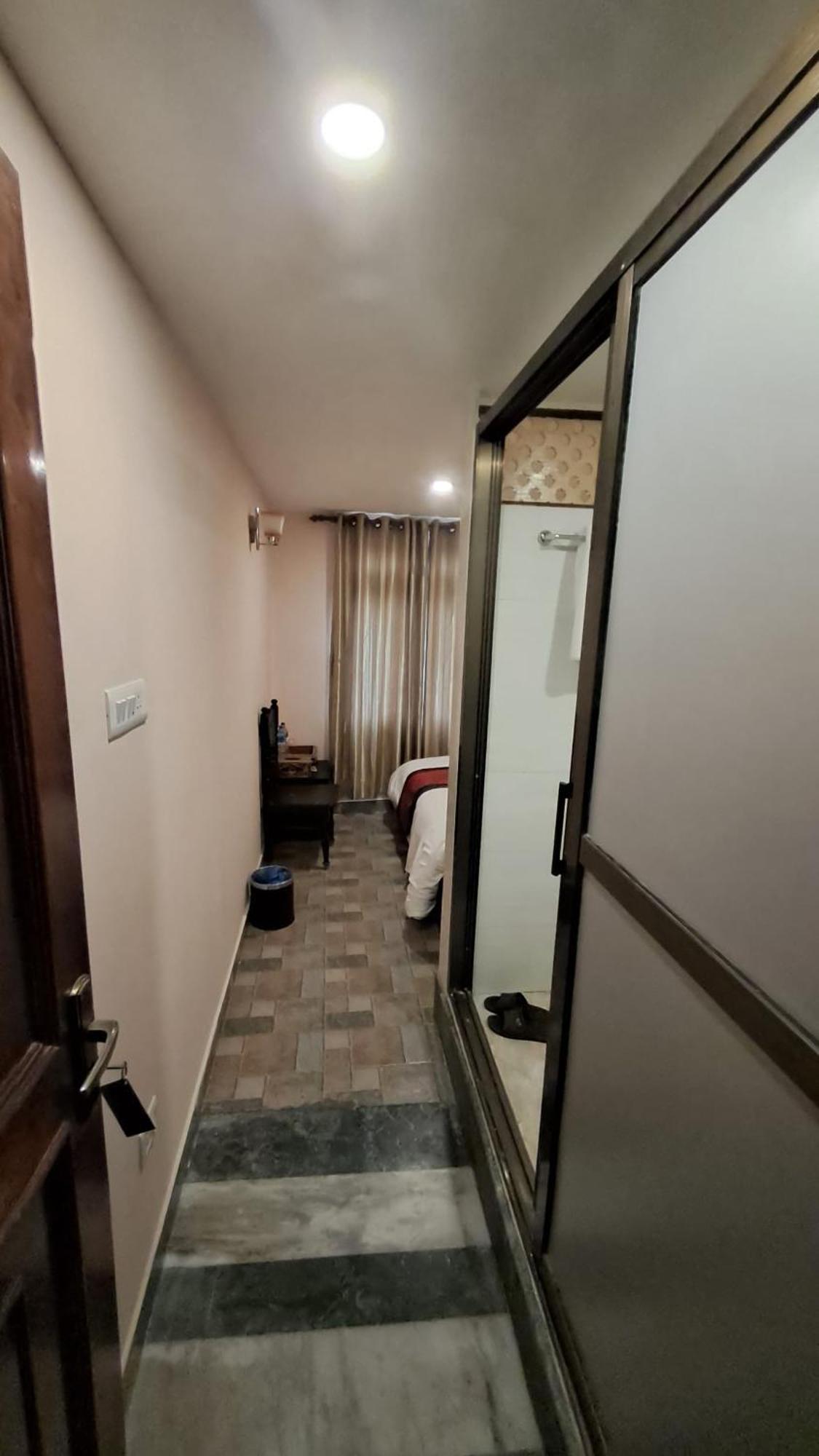 Guest house Tashi Pal Pvt. Ltd *
