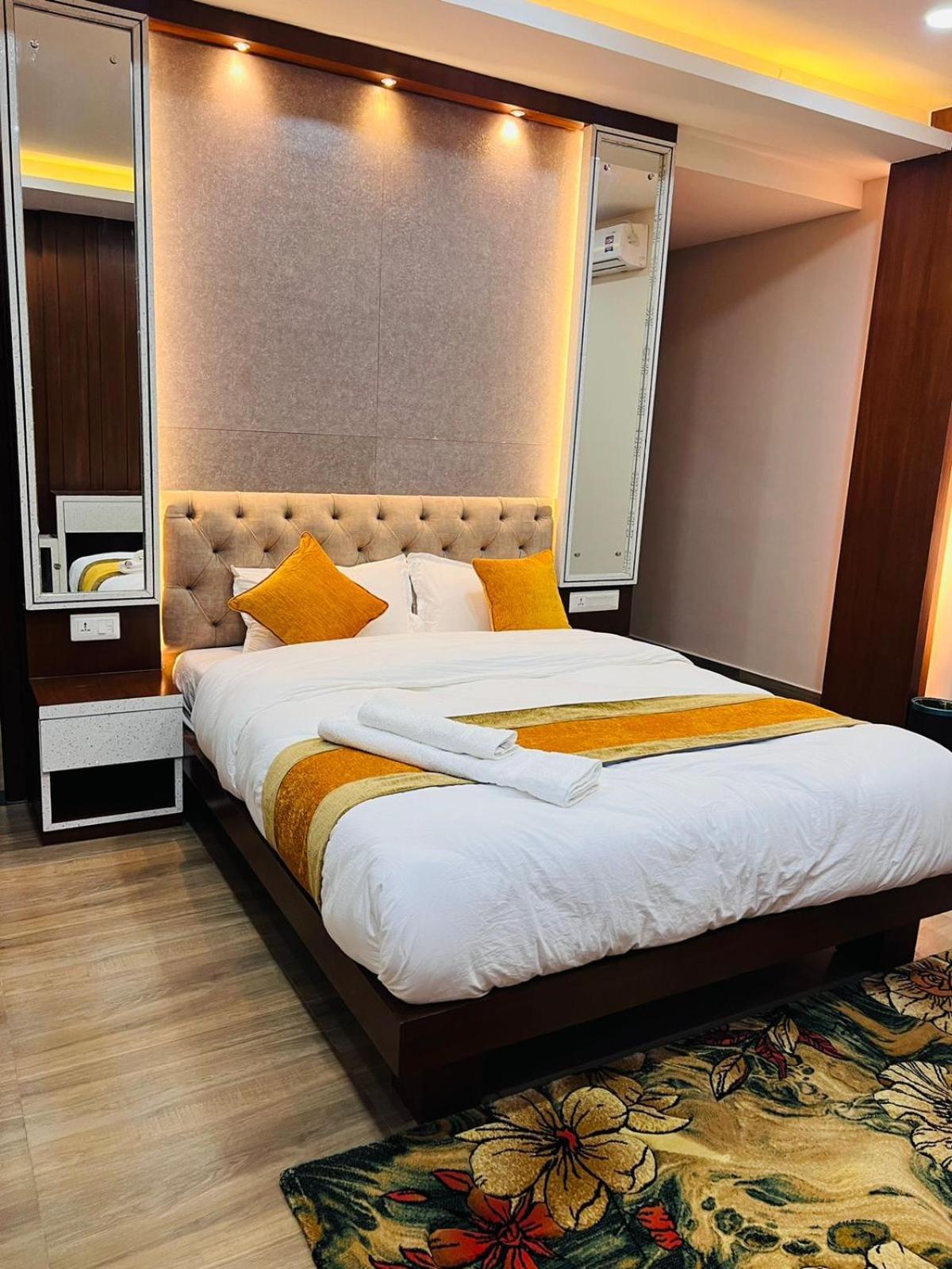 Nagarjun Palace 2*
