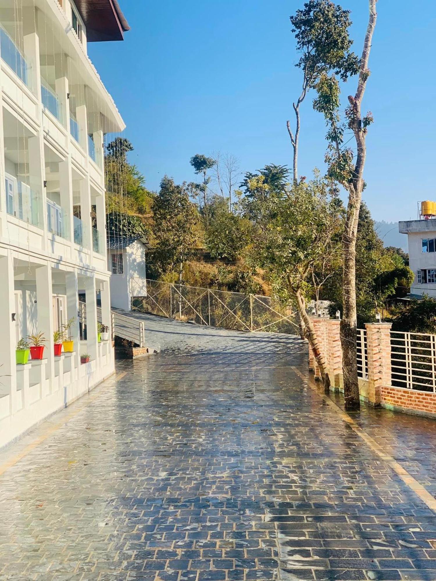 Nagarjun Palace 2*