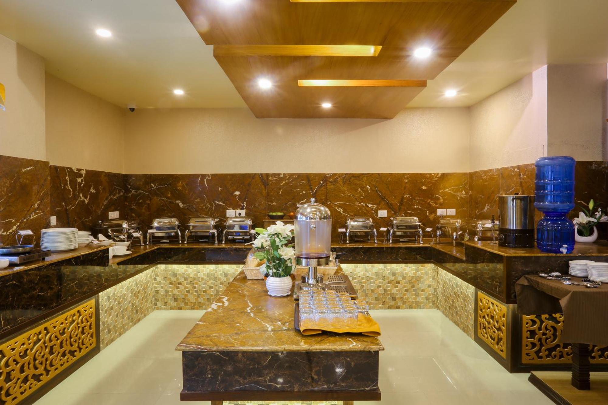 Hotel Yatri Suites And Spa