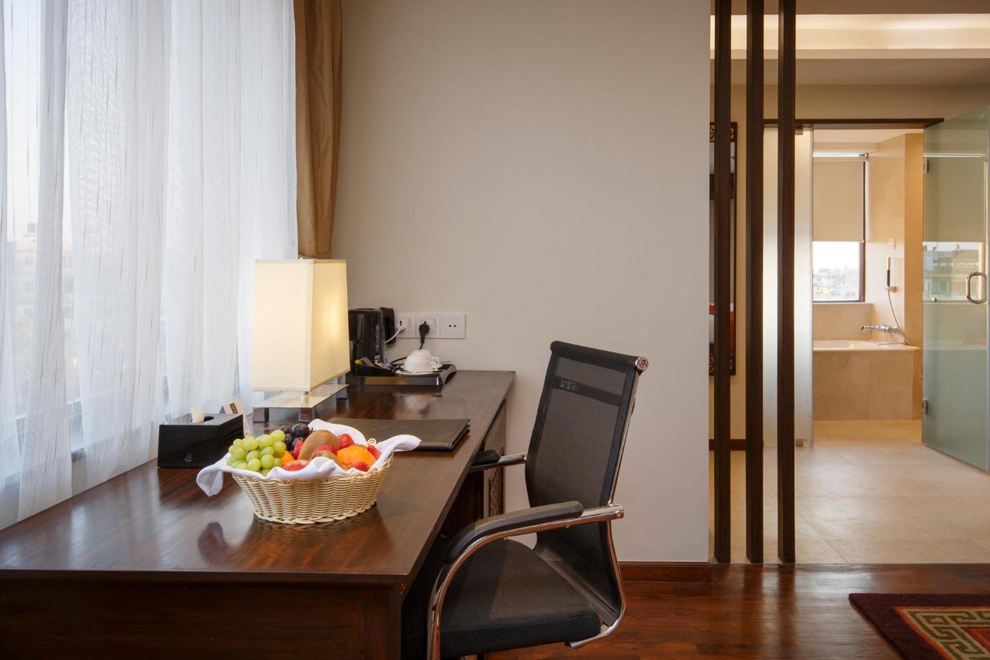 Hotel Ramada By Wyndham Dhumbarahi 5*