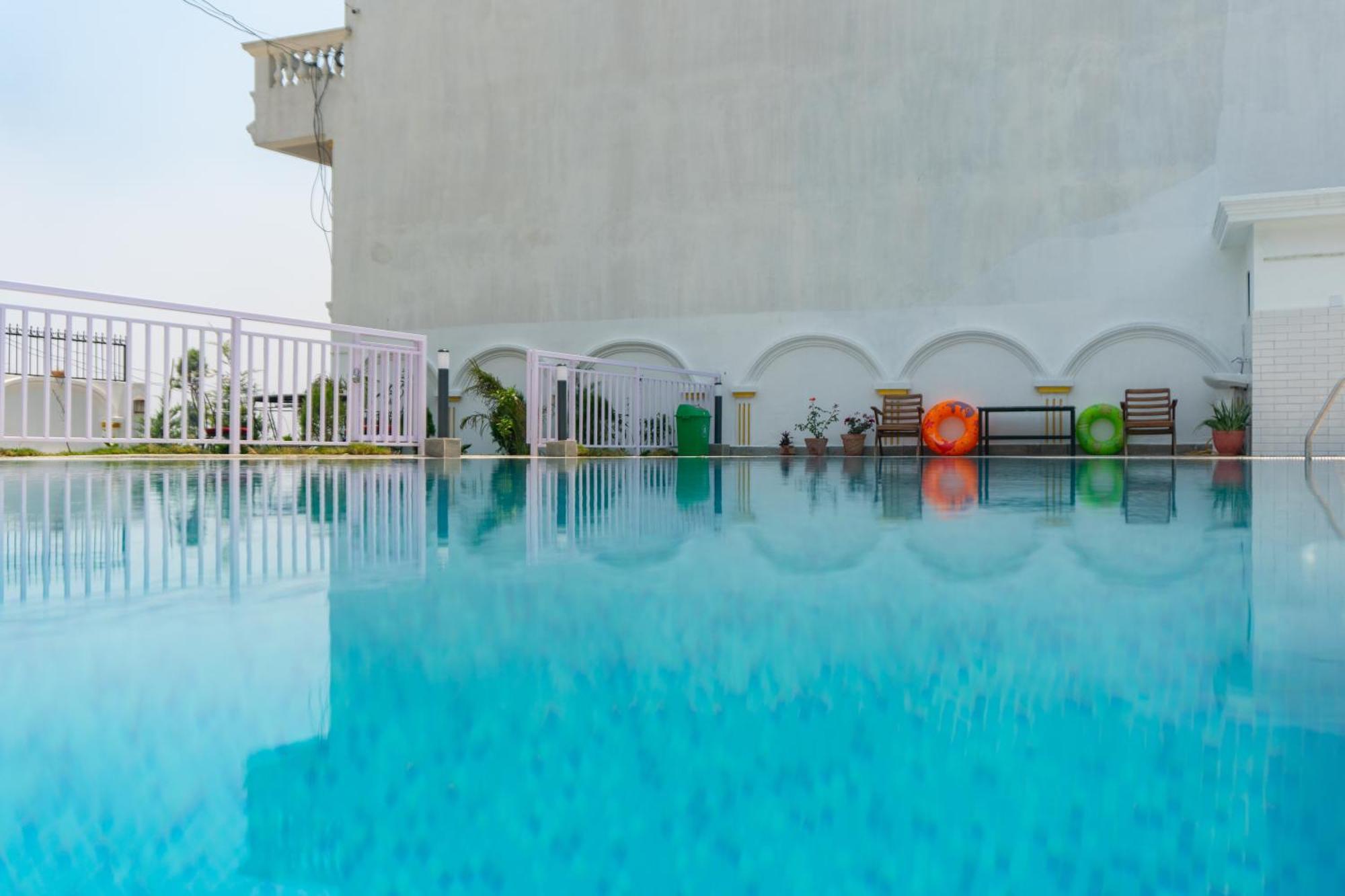 The White House 8 Bedroom With Swimming Pool