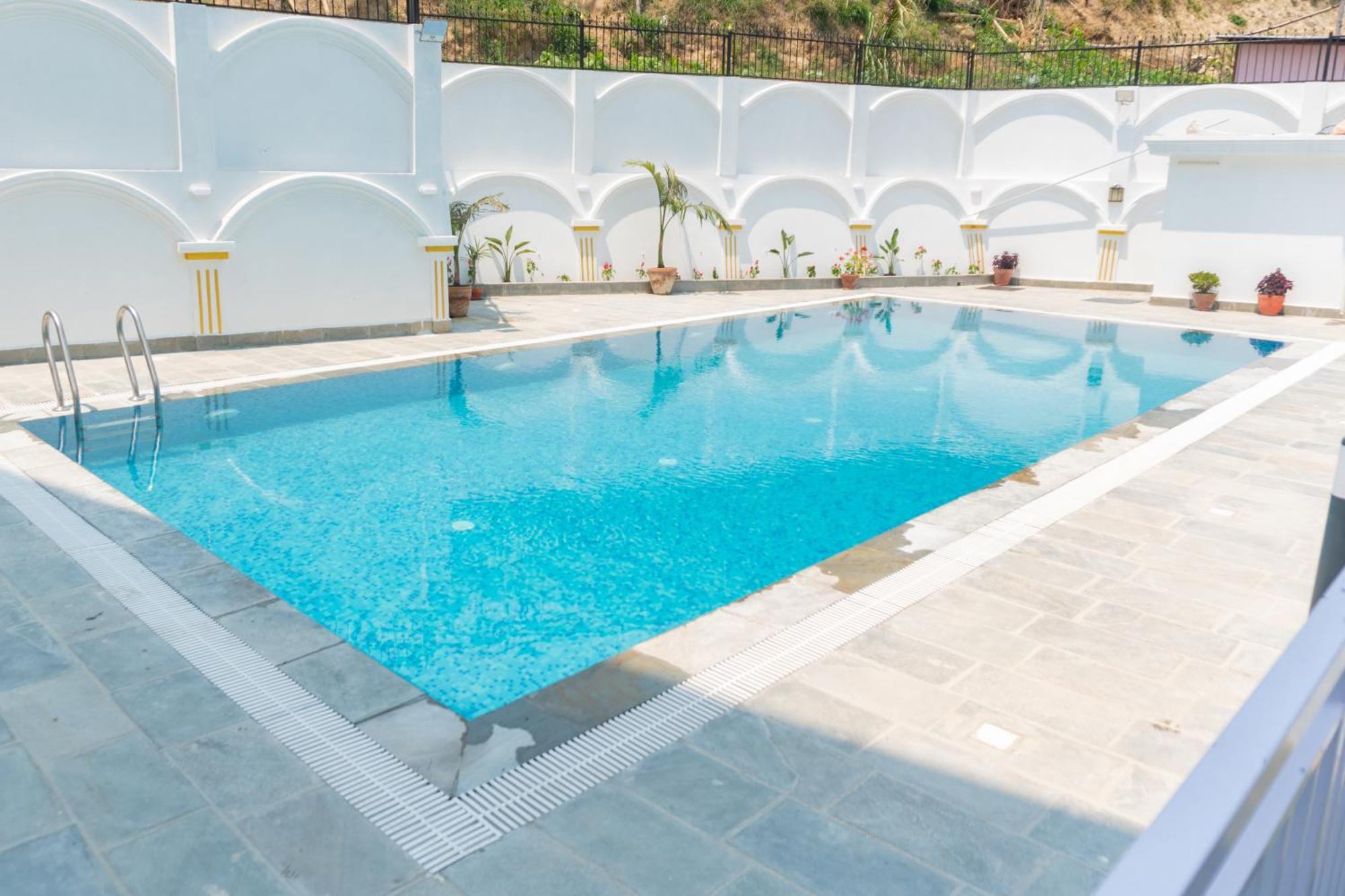 The White House 8 Bedroom With Swimming Pool Kathmandu