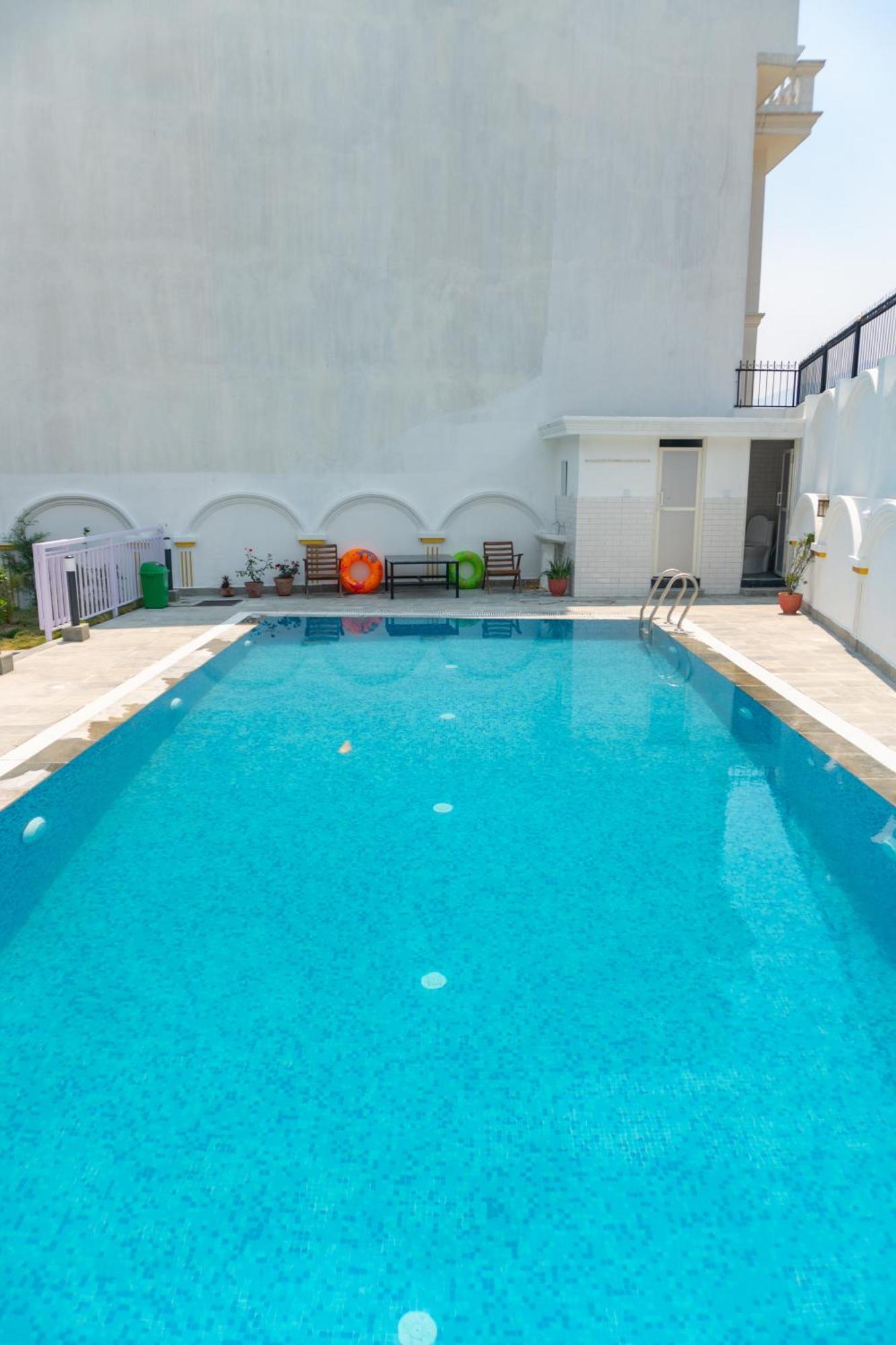 Vila The White House 8 Bedroom With Swimming Pool *