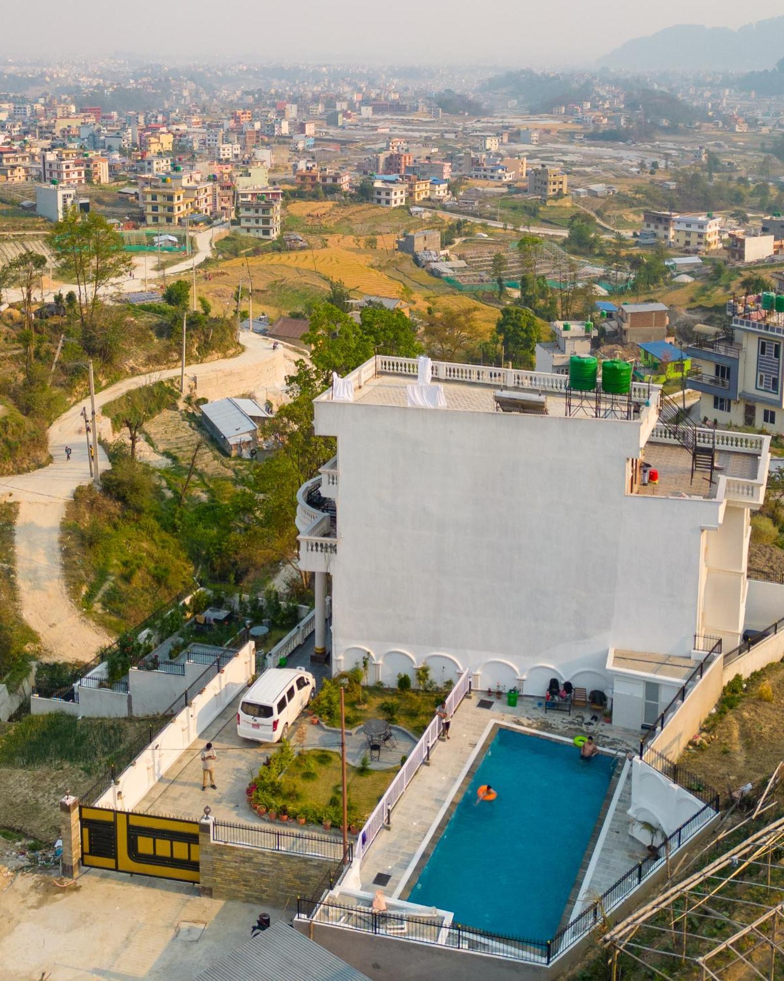 The White House 8 Bedroom With Swimming Pool Kathmandu