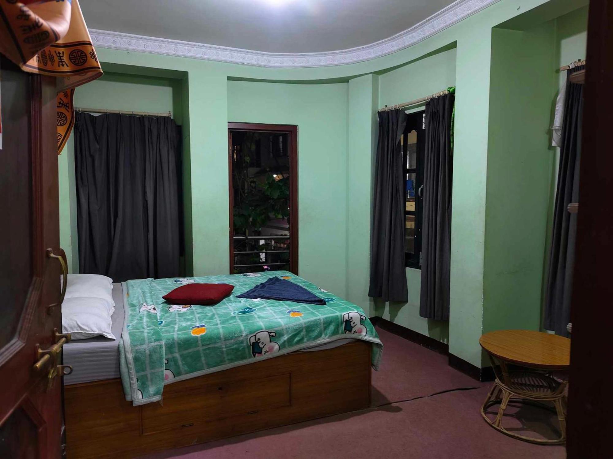 Monkey Temple Homestay *