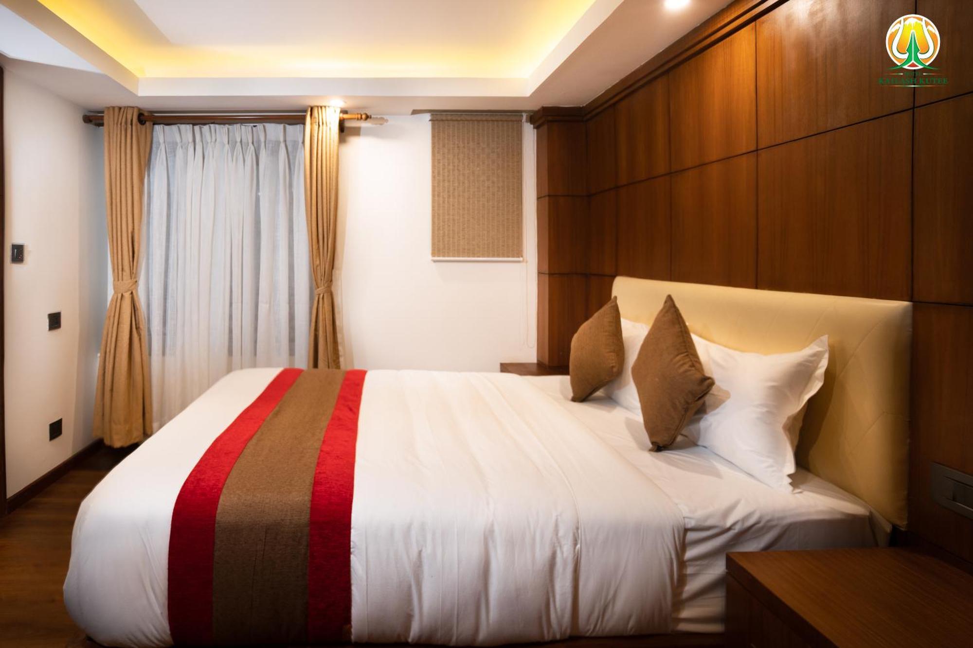 Kailash Kutee Hotel 4*