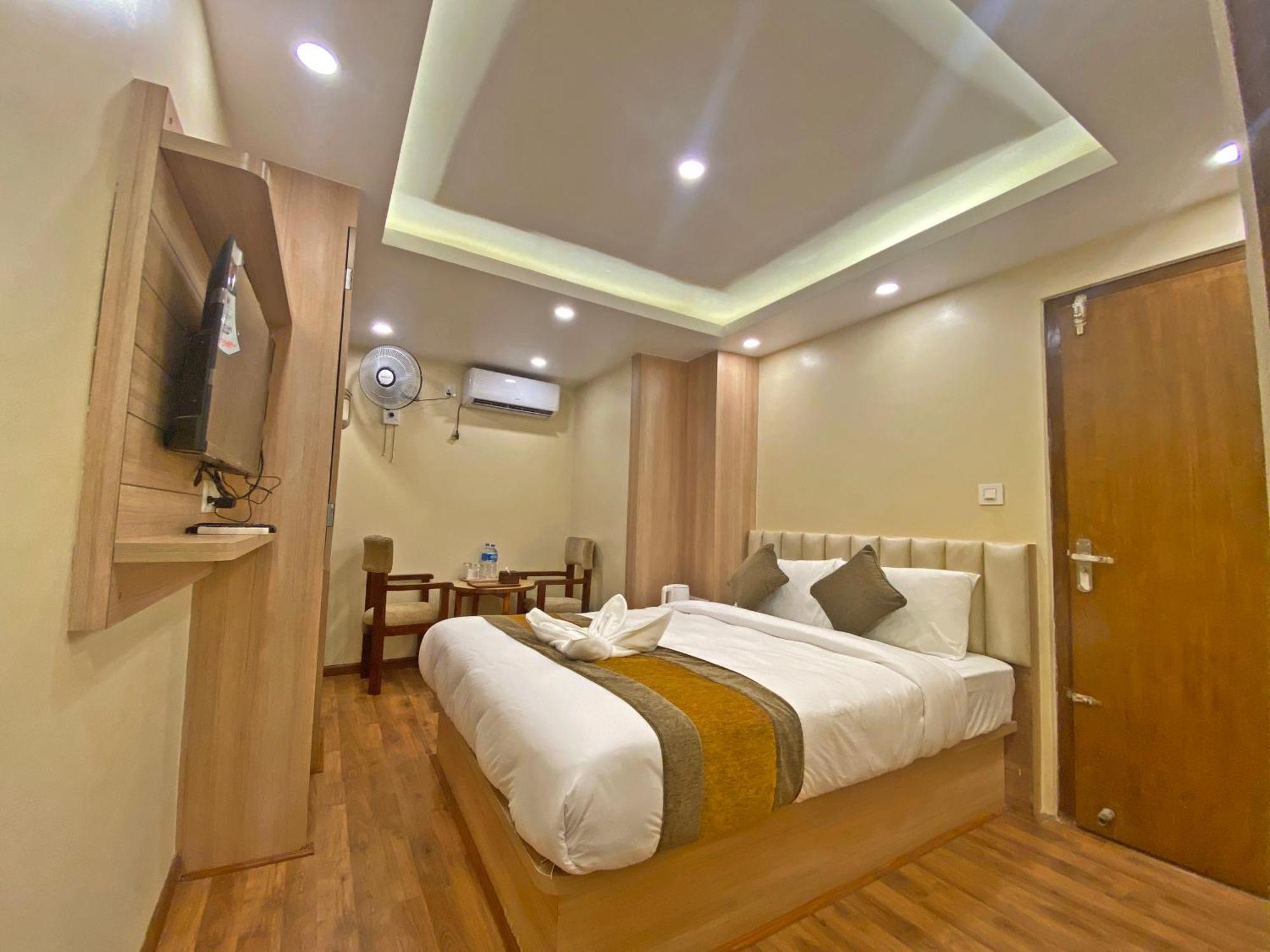 Hotel Airport Gurkha 3*