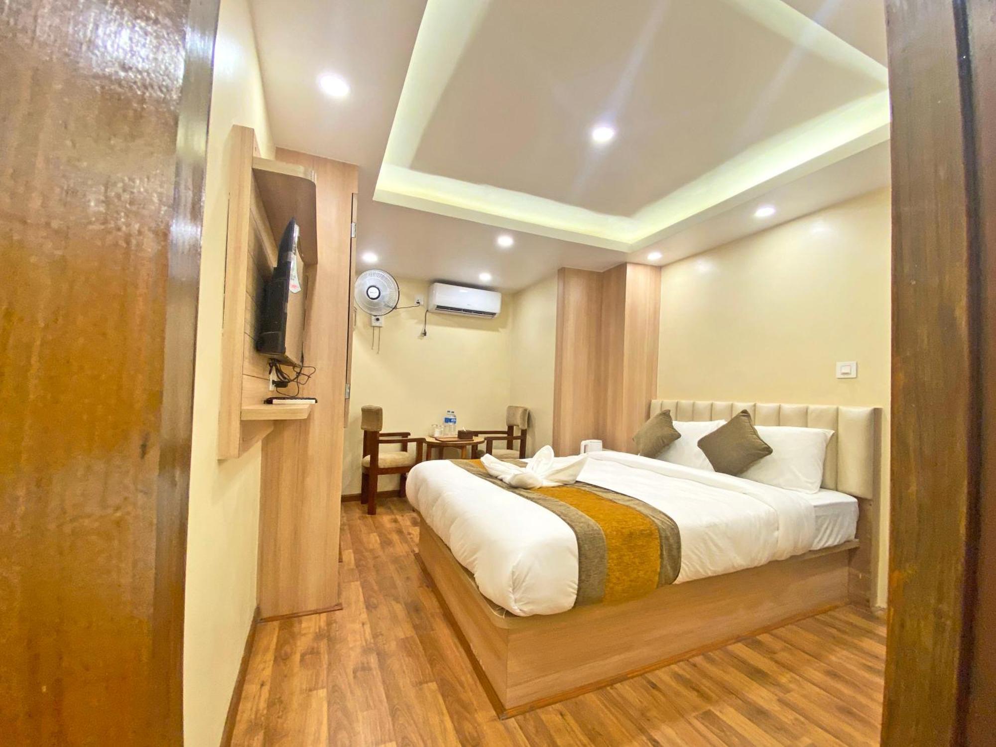 Airport Gurkha Hotel
