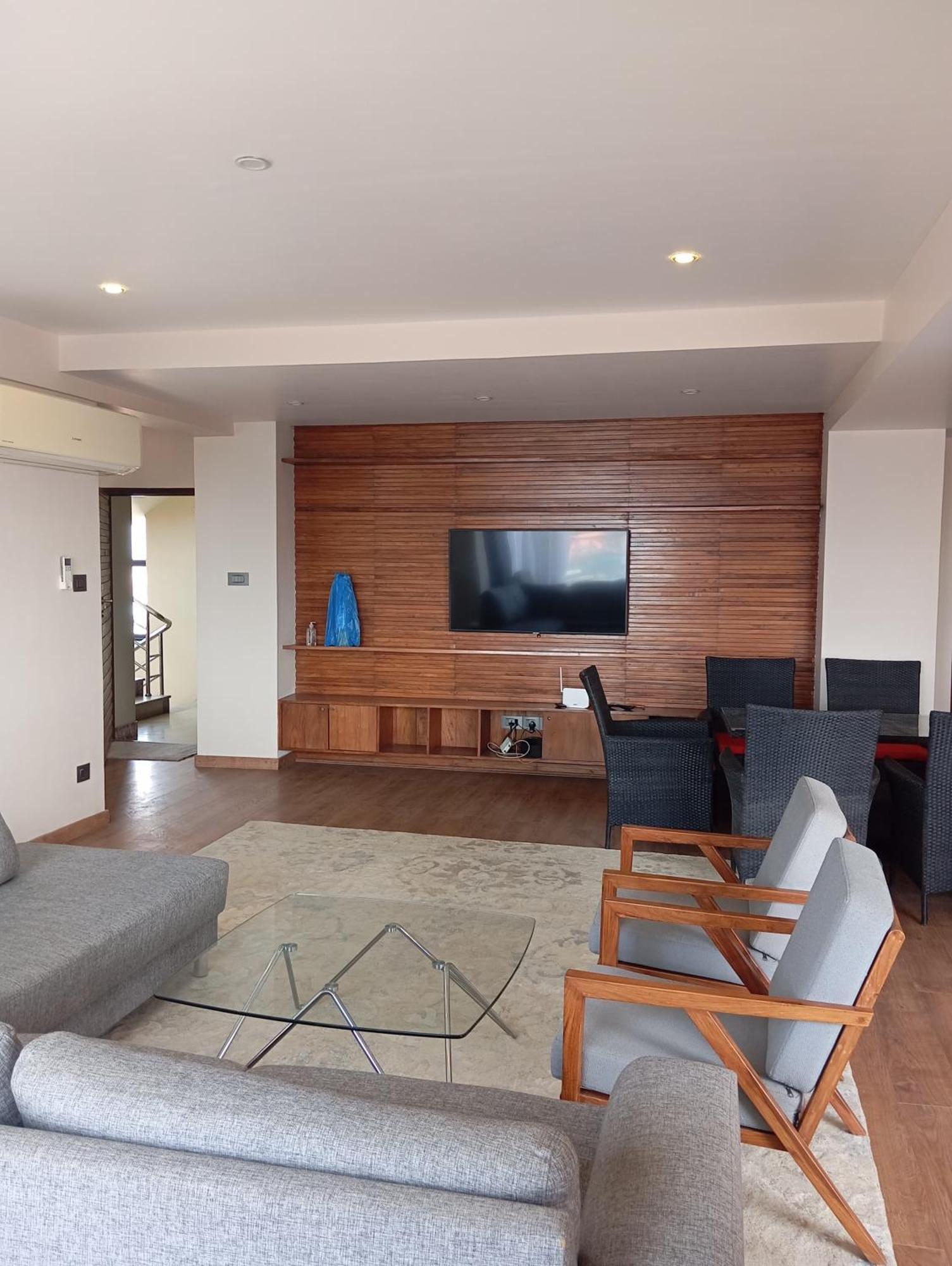 Pent House In Apartment *